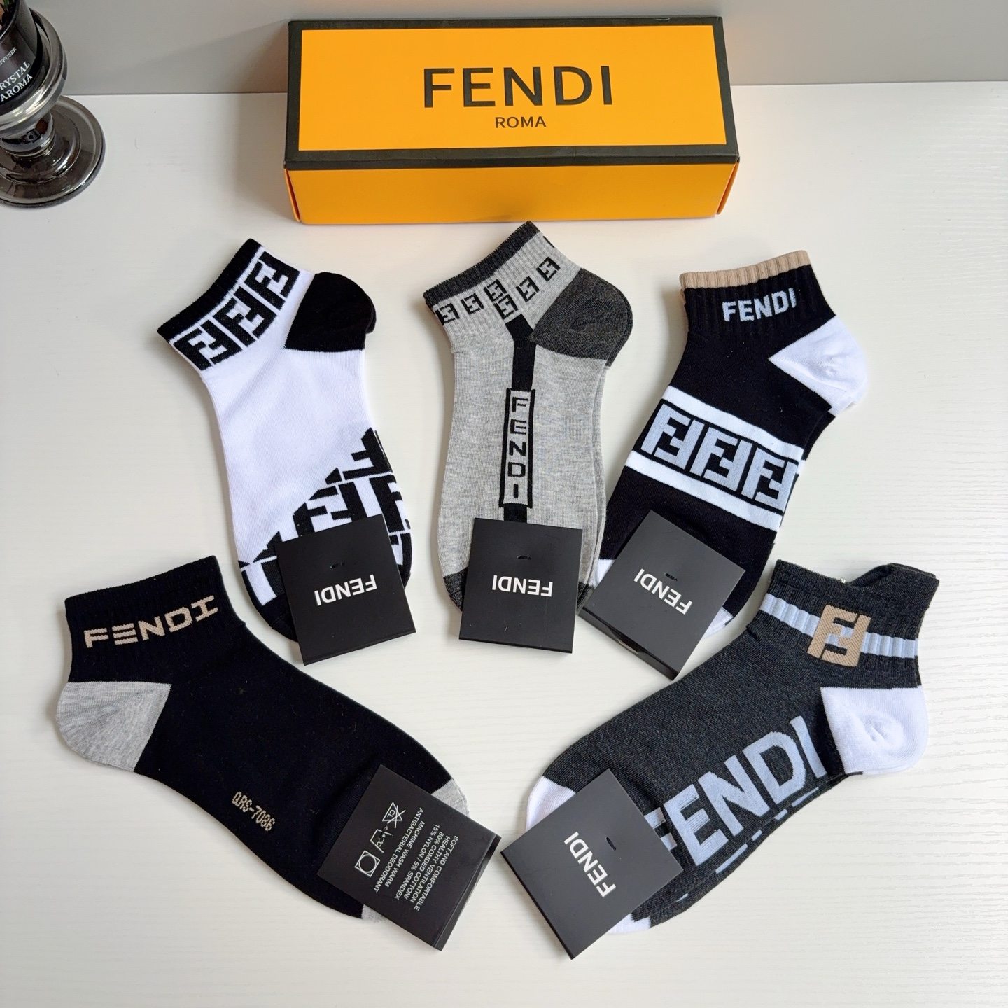 配包装（一盒5双）FENDI 芬迪 字母双Ｆ新款船袜 短筒袜子，💓实用好穿 柔软透气，时尚百搭款，大牌出