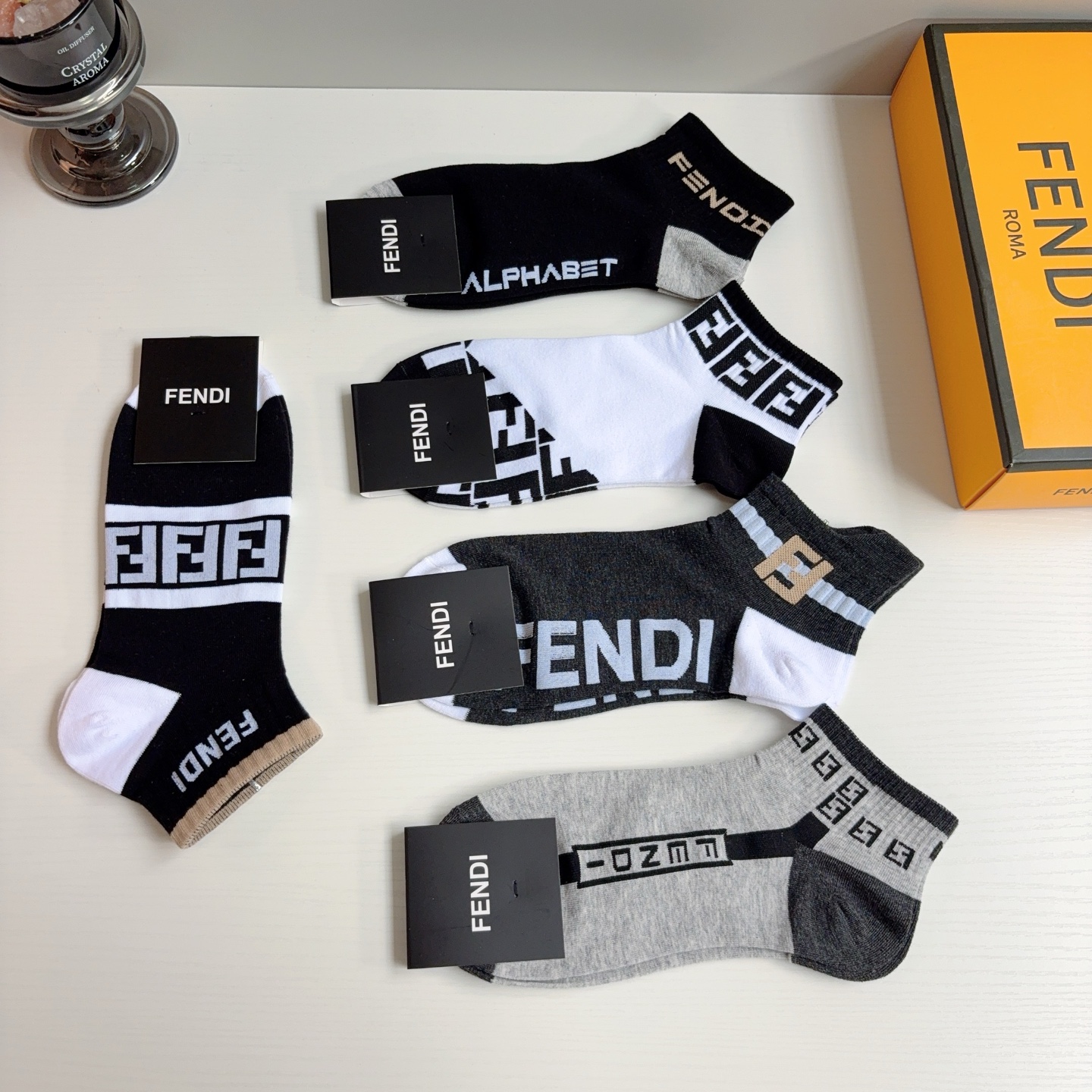 配包装（一盒5双）FENDI 芬迪 字母双Ｆ新款船袜 短筒袜子，💓实用好穿 柔软透气，时尚百搭款，大牌出