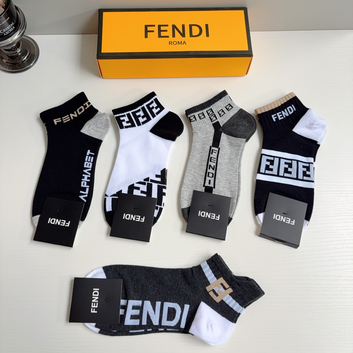 配包装（一盒5双）FENDI 芬迪 字母双Ｆ新款船袜 短筒袜子，💓实用好穿 柔软透气，时尚百搭款，大牌出