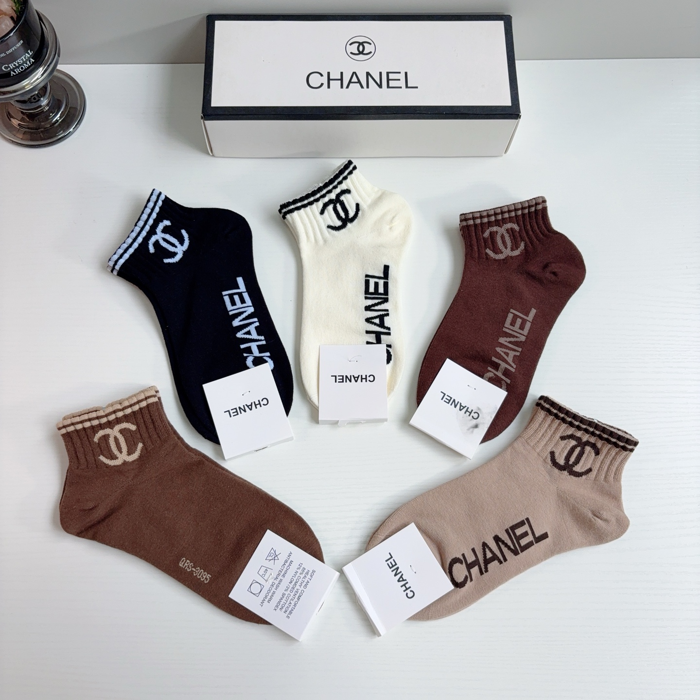 配包装（一盒5双）CHANEL 香奈儿经典袜子❗️纯棉材质短筒袜子经典双C图案logo ！