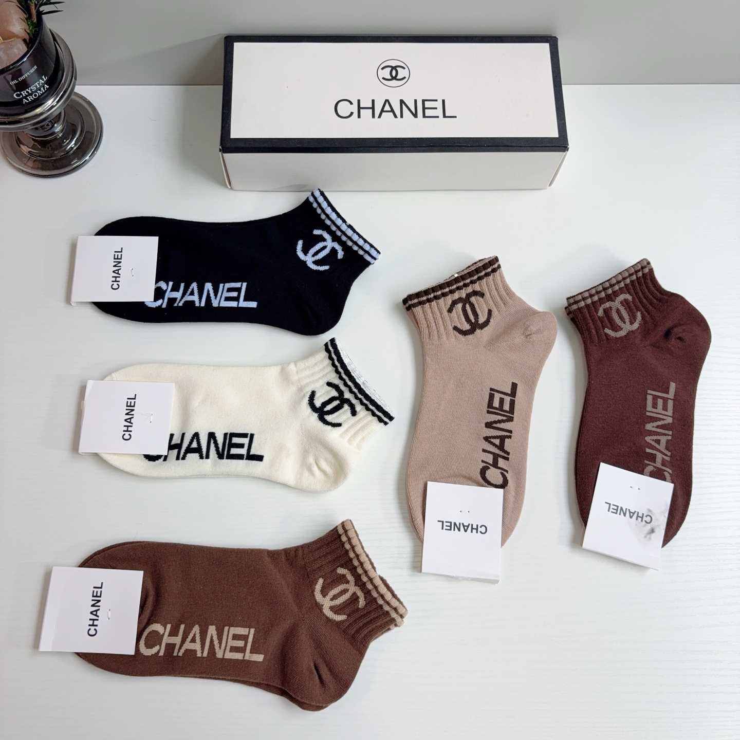 配包装（一盒5双）CHANEL 香奈儿经典袜子❗️纯棉材质短筒袜子经典双C图案logo ！