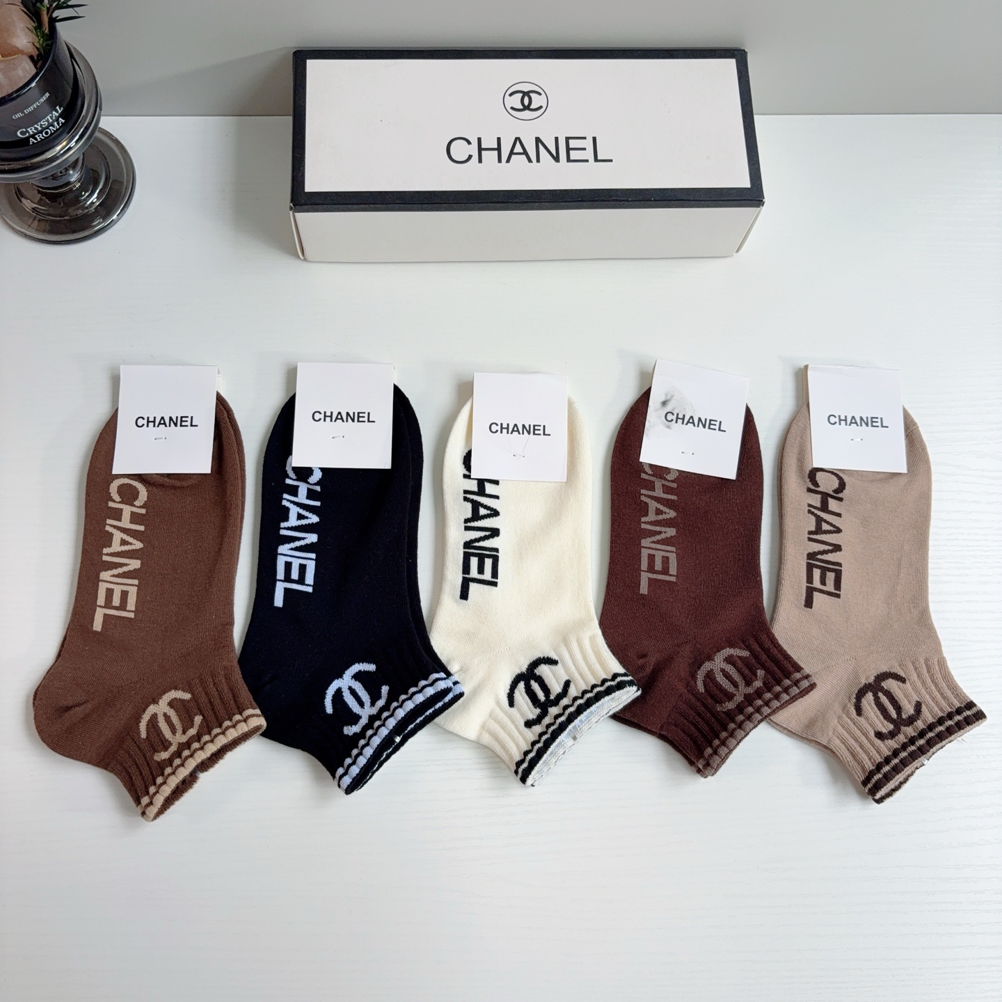 配包装（一盒5双）CHANEL 香奈儿经典袜子❗️纯棉材质短筒袜子经典双C图案logo ！