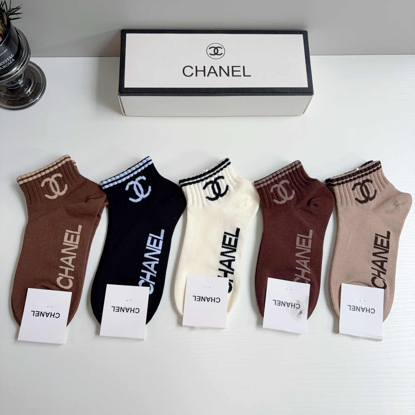 配包装（一盒5双）CHANEL 香奈儿经典袜子❗️纯棉材质短筒袜子经典双C图案logo ！