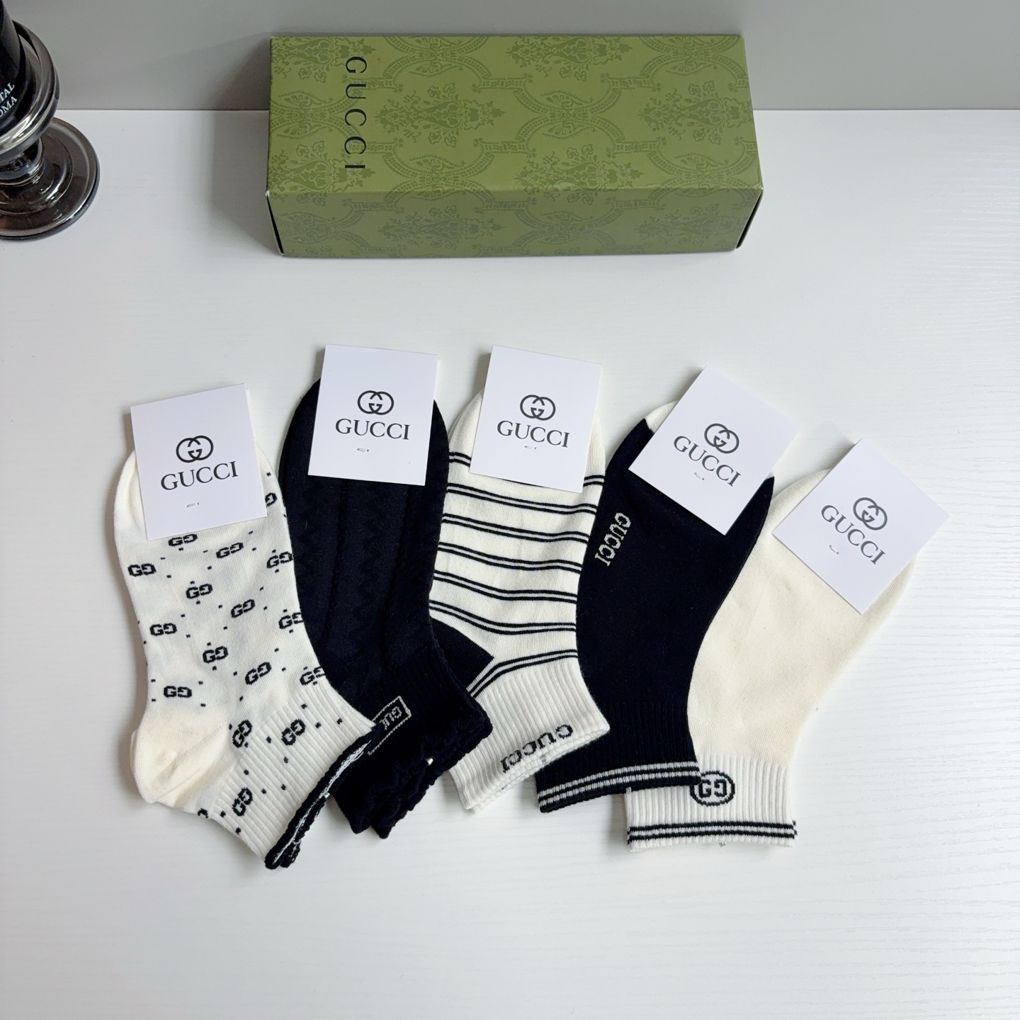 配包装（一盒5双）GUCCI 古奇 2026新款短筒袜子！纯棉面料，专柜同步袜子，💛大牌出街，潮人必备🔥
