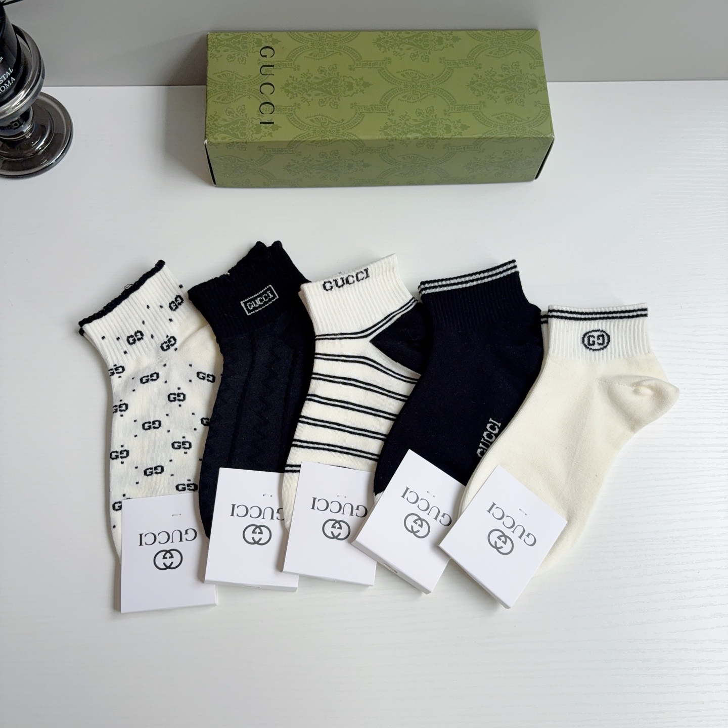配包装（一盒5双）GUCCI 古奇 2026新款短筒袜子！纯棉面料，专柜同步袜子，💛大牌出街，潮人必备🔥