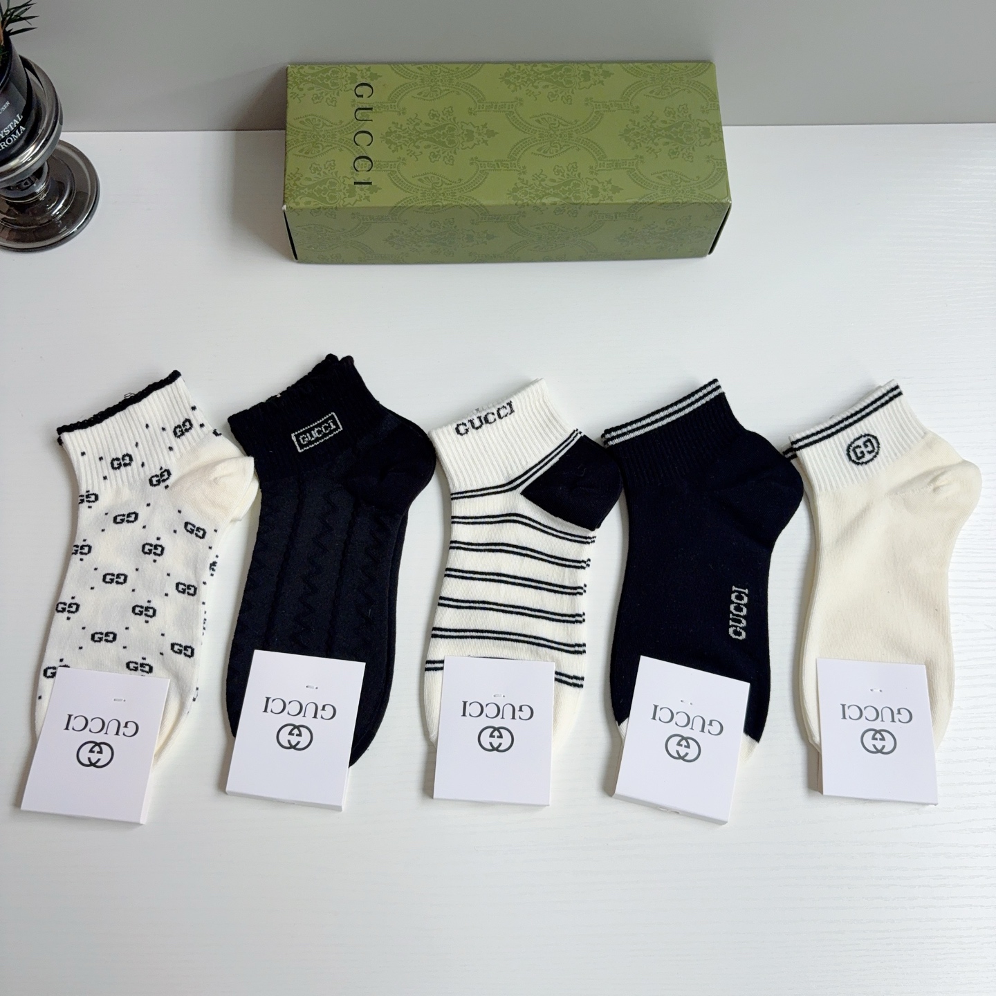 配包装（一盒5双）GUCCI 古奇 2026新款短筒袜子！纯棉面料，专柜同步袜子，💛大牌出街，潮人必备🔥