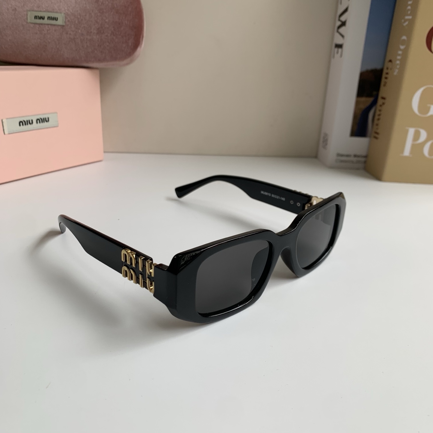 NO:865256,miumiu square-frame sunglasses for men and women from big-name European and American brands, anti-UV sunglasses, recommended by many Internet celebrities!  glasses, sunglasses, sunglasses, glasses, miumiu19860909miumiu缪缪 欧美大牌男女款方框太阳眼镜 防紫外线墨镜 众多网红推荐款！眼镜墨镜太阳镜,眼镜,miumiu,glasses