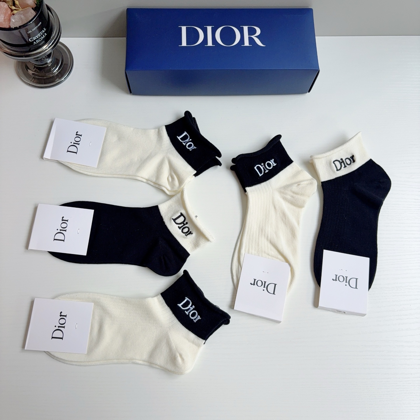 配包装（一盒5双） Dior 迪奥2026新款刺绣袜子！纯棉面料，火爆Ｄ字母图案短筒袜子，💛大牌出街，潮
