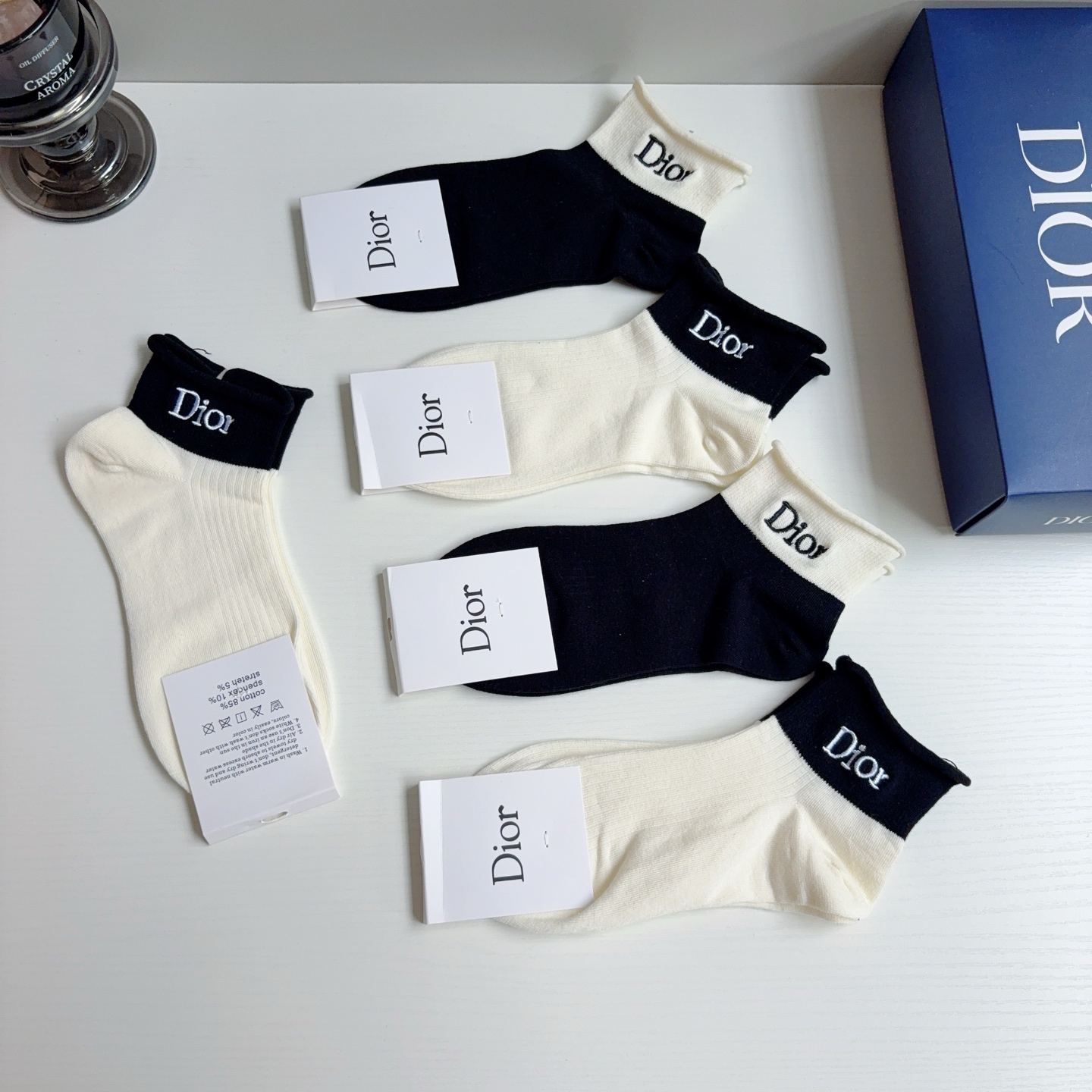 配包装（一盒5双） Dior 迪奥2026新款刺绣袜子！纯棉面料，火爆Ｄ字母图案短筒袜子，💛大牌出街，潮