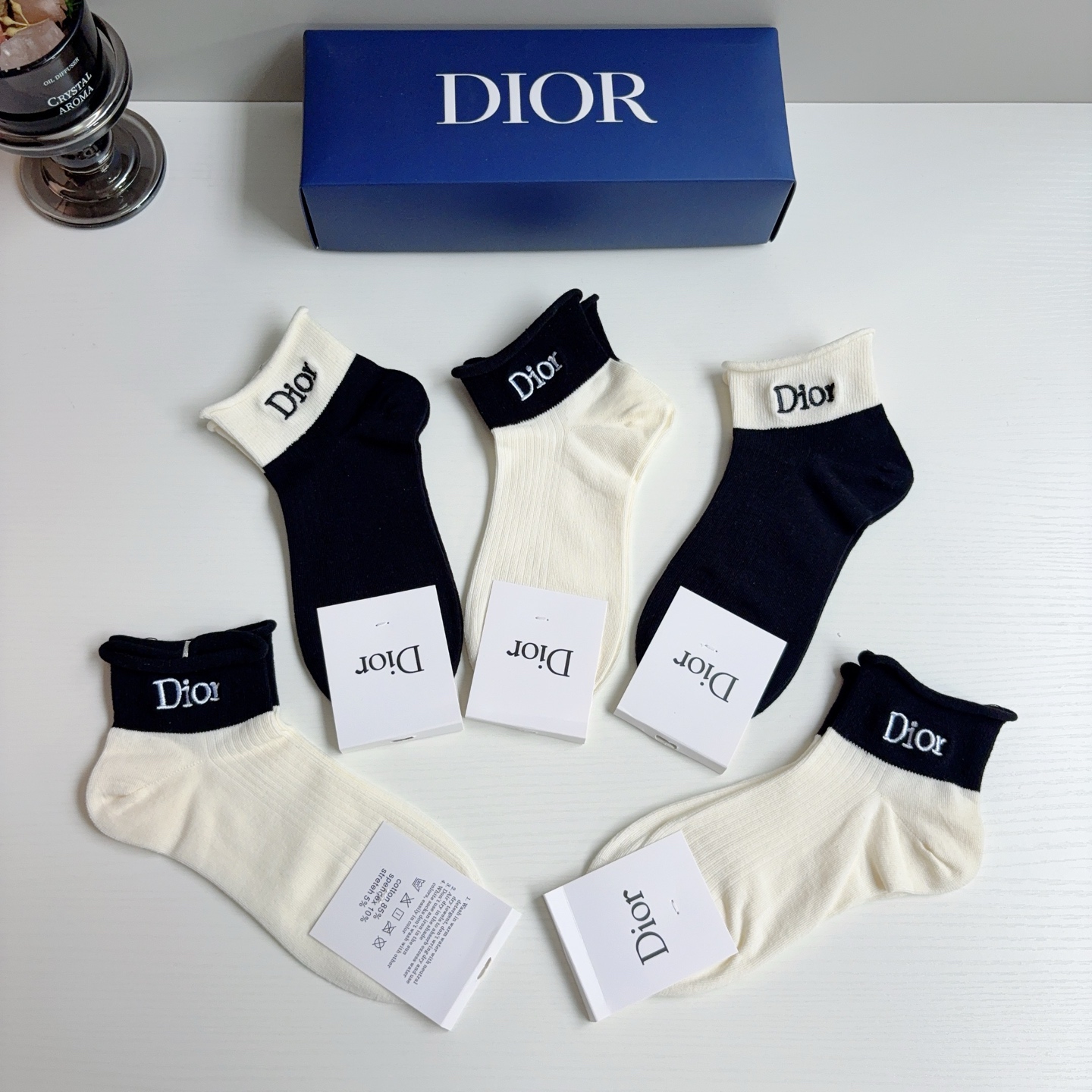 配包装（一盒5双） Dior 迪奥2026新款刺绣袜子！纯棉面料，火爆Ｄ字母图案短筒袜子，💛大牌出街，潮
