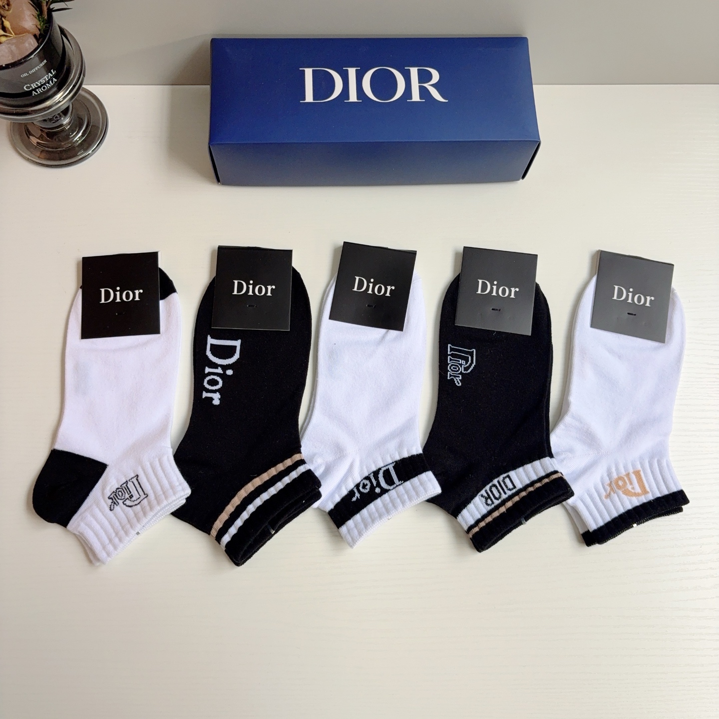配包装（一盒5双）Dior 迪奥 新款字母罗口男款短筒袜子！经典字母专柜同步袜子，💛大牌出街，潮人必备🔥