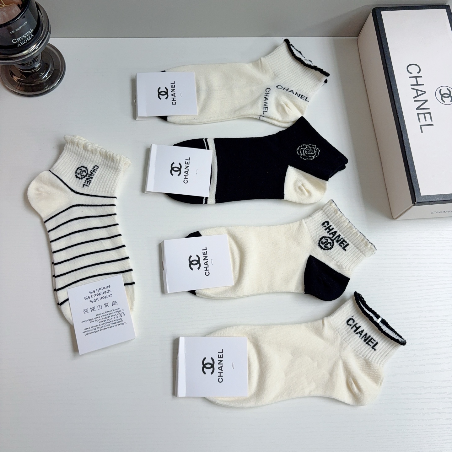 配包装（一盒5双）CHANEL 香奈儿经典短袜 纯棉材质柔软，经典双C图案logo，大牌出街！