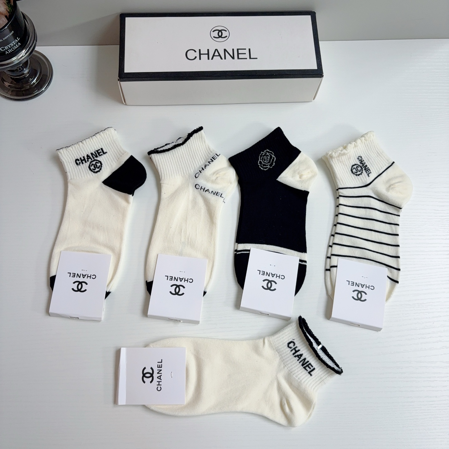 配包装（一盒5双）CHANEL 香奈儿经典短袜 纯棉材质柔软，经典双C图案logo，大牌出街！