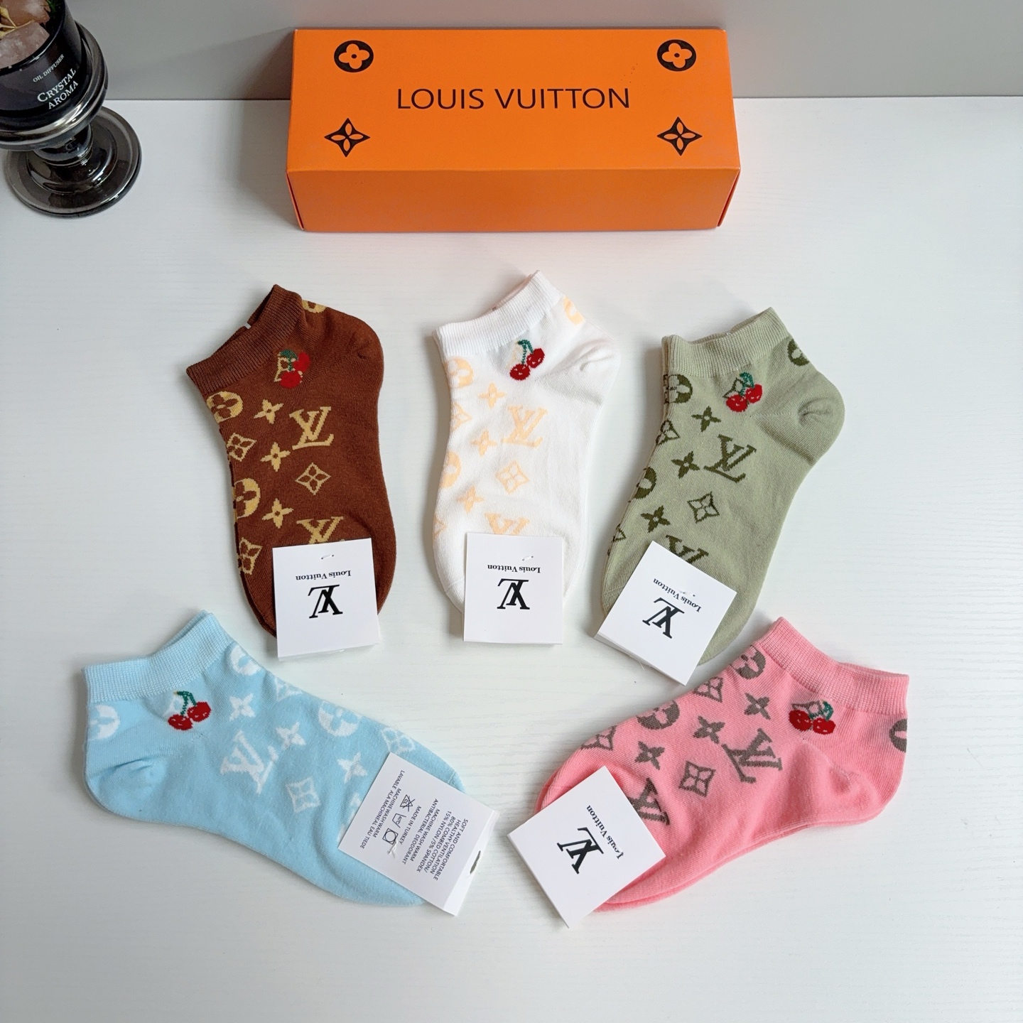 配包装（一盒5双） 🌟 LV 路易威登 新款短筒袜子纯棉面料，经典字母logo船袜，个性时尚百搭款，！你