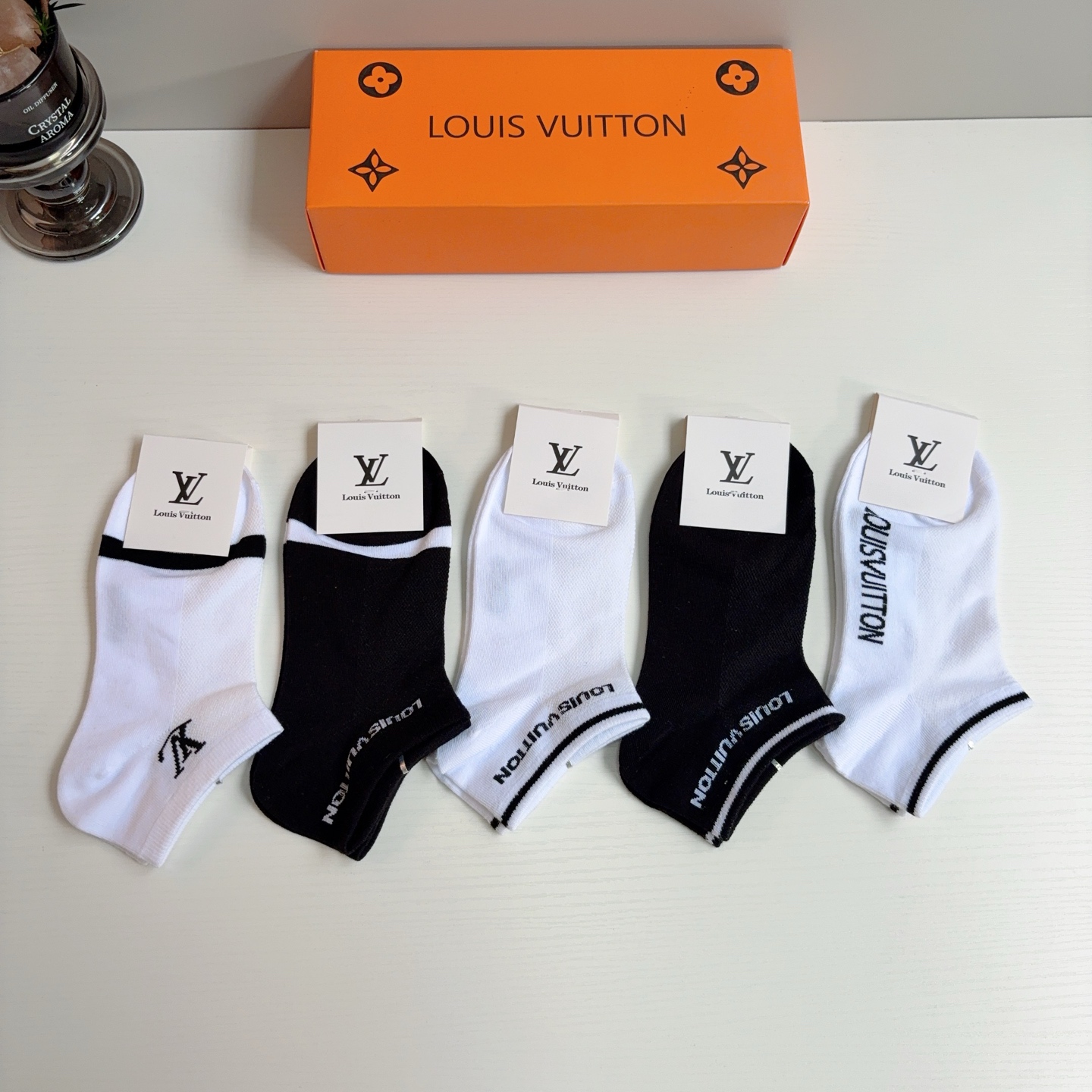 配包装（一盒5双） 🌟 LV 路易威登 新款短筒袜子纯棉面料，经典字母logo船袜，个性时尚百搭款，！你