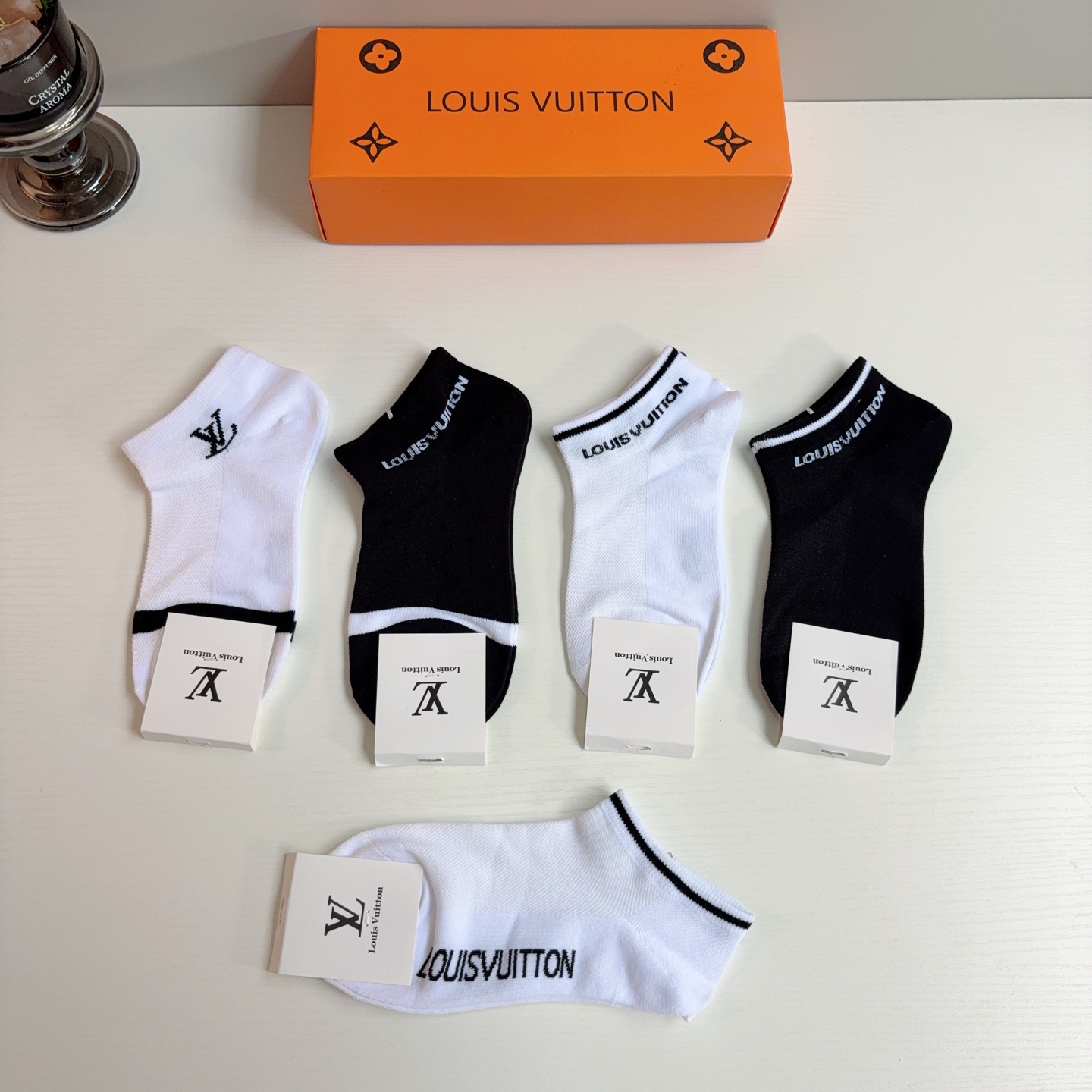 配包装（一盒5双） 🌟 LV 路易威登 新款短筒袜子纯棉面料，经典字母logo船袜，个性时尚百搭款，！你