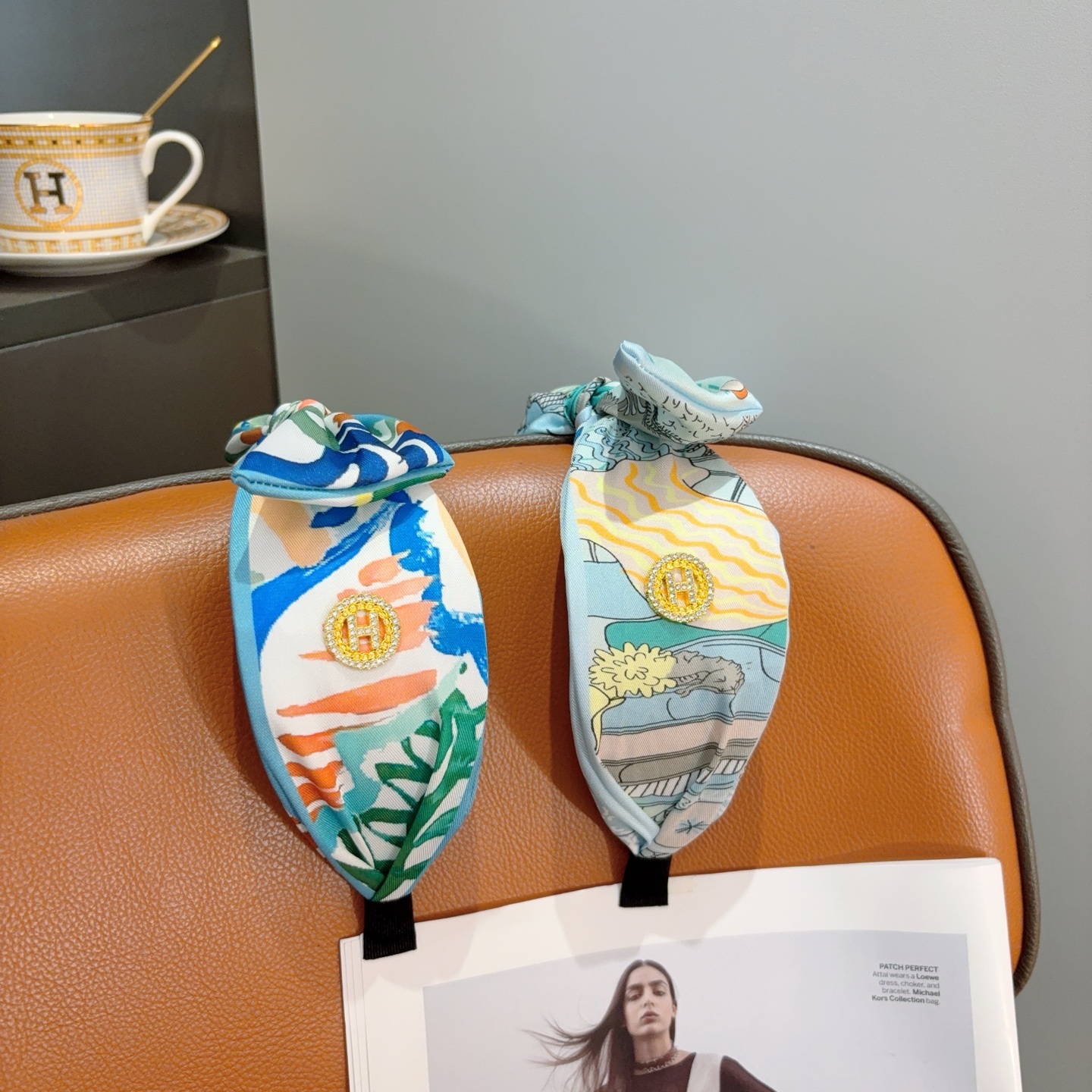 NO:895178,Comes with packaging Hermes (Hermès) new bow headband, the same headband as the Internet celebrity, imported silk fabric, export order!  hairpins,hairpins,hermes,hermes,real silk,hairpins19860909配包装 Hermes（爱马仕） 新款蝴蝶结发箍,网红同款头箍、进口真丝面料, 出口订单！发夹,发夹,hermes,hermes,real silk,hairpins,accessory