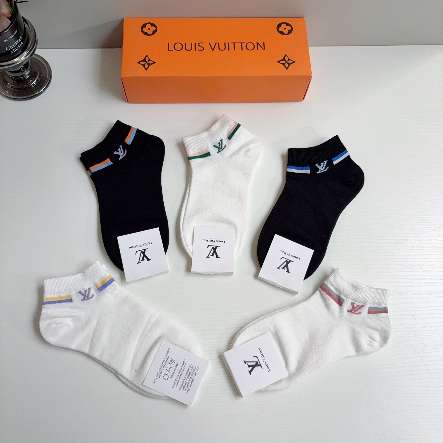 配包装（一盒5双） 🌟 LV 路易威登 新款短筒袜子纯棉面料，经典字母logo船袜，个性时尚百搭款，！你