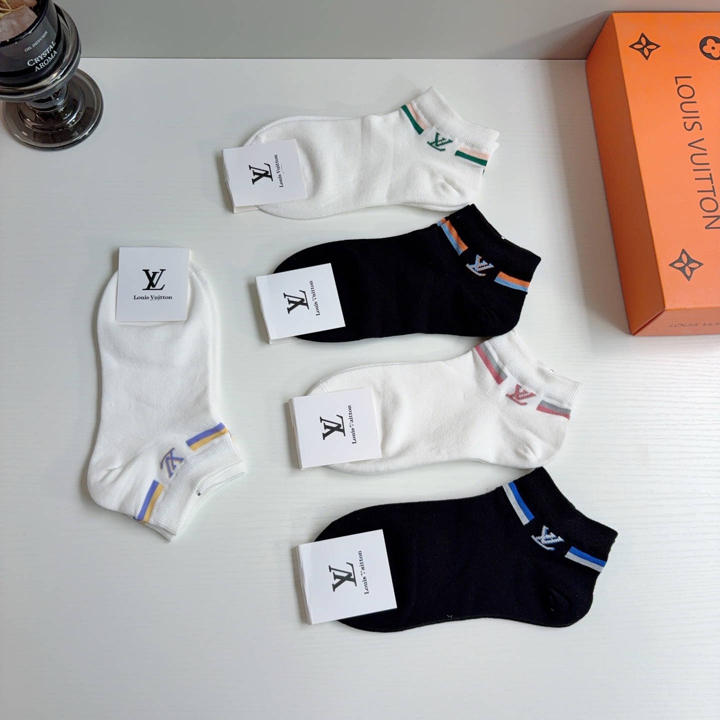 配包装（一盒5双） 🌟 LV 路易威登 新款短筒袜子纯棉面料，经典字母logo船袜，个性时尚百搭款，！你