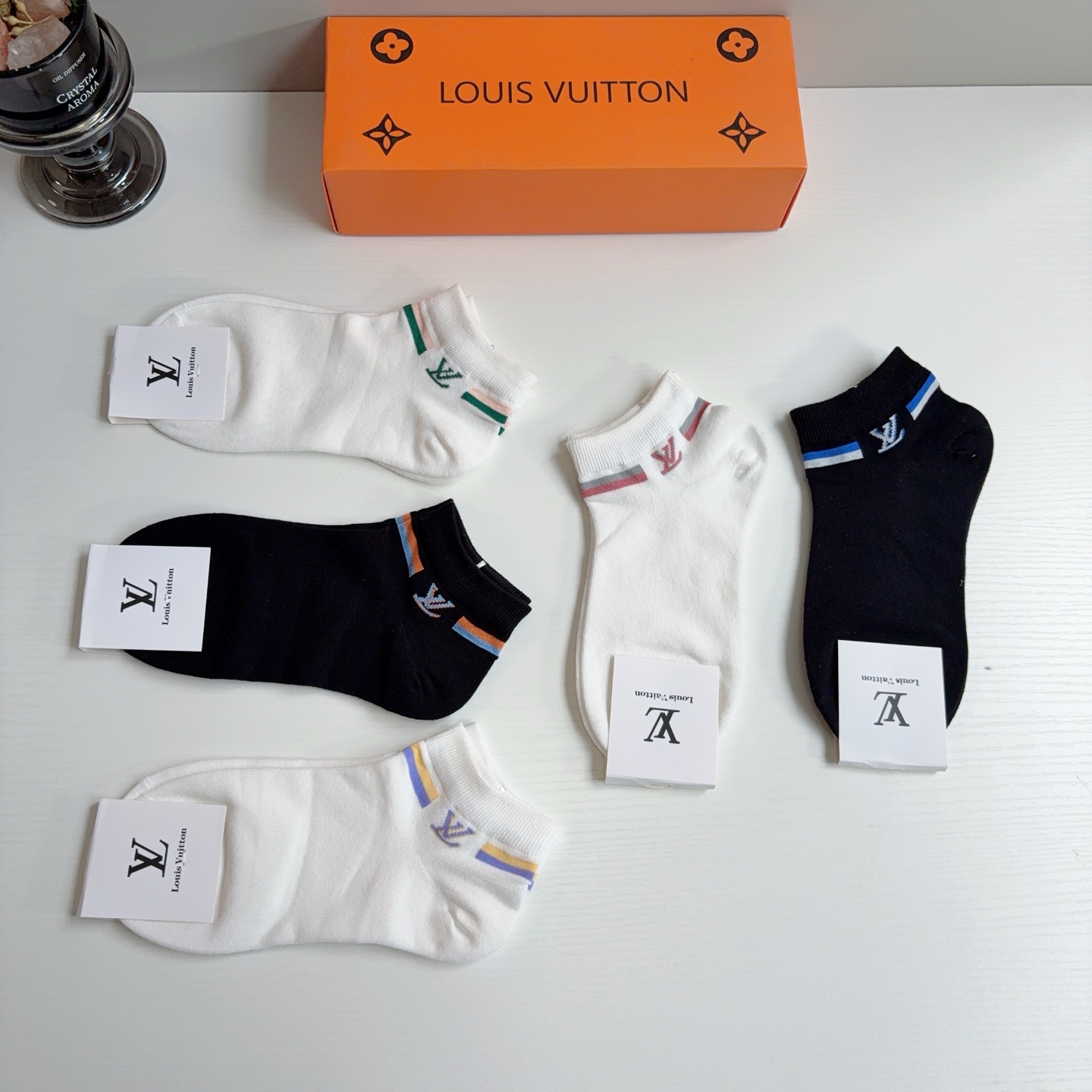 配包装（一盒5双） 🌟 LV 路易威登 新款短筒袜子纯棉面料，经典字母logo船袜，个性时尚百搭款，！你