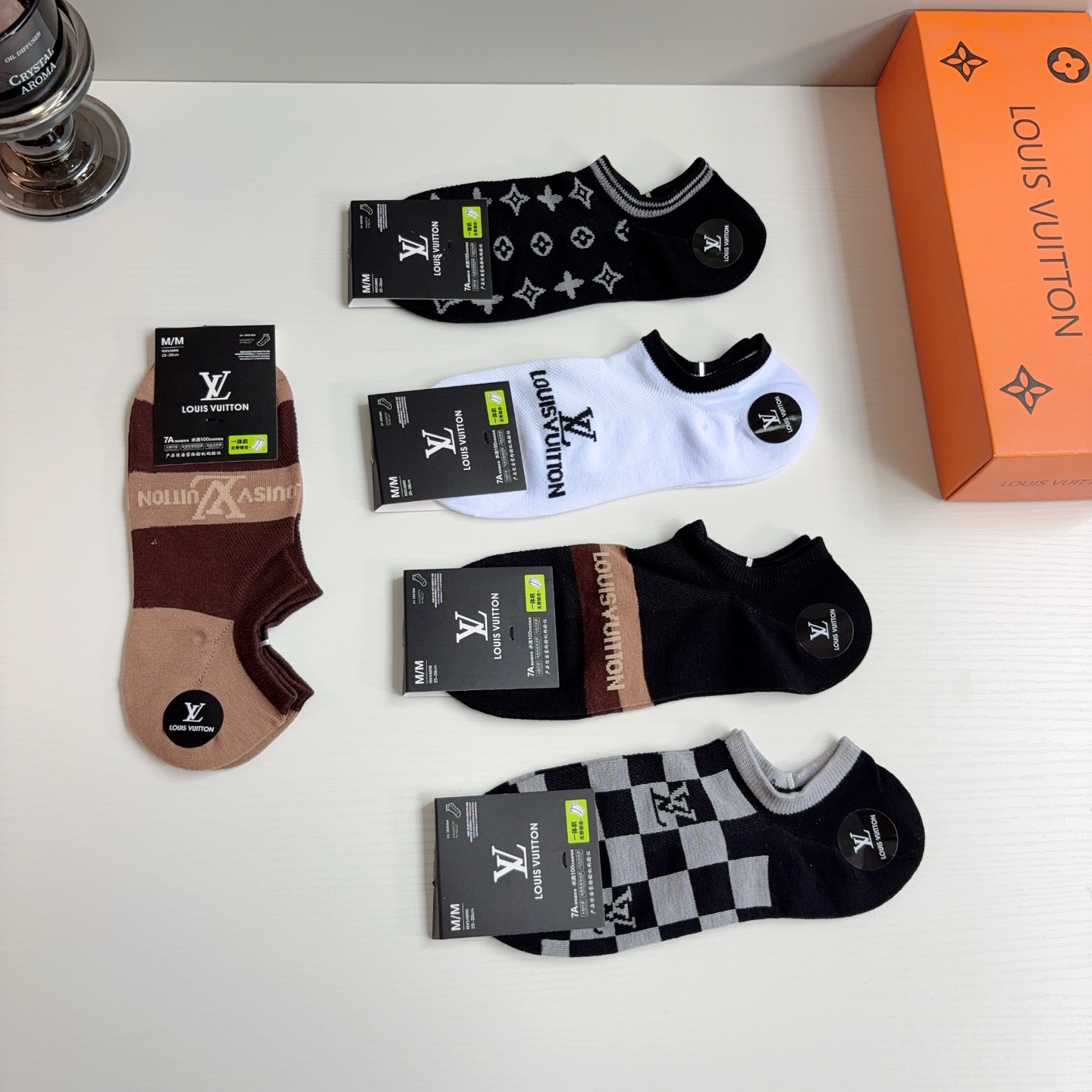 配包装（一盒5双） 🌟 LV 路易威登 新款短筒袜子纯棉面料，经典字母logo船袜，个性时尚百搭款，！