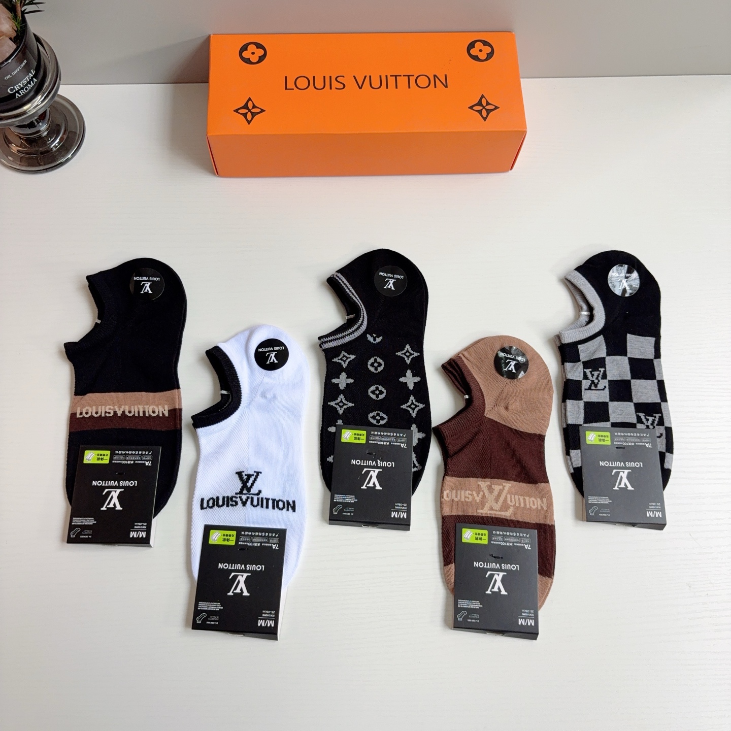 配包装（一盒5双） 🌟 LV 路易威登 新款短筒袜子纯棉面料，经典字母logo船袜，个性时尚百搭款，！