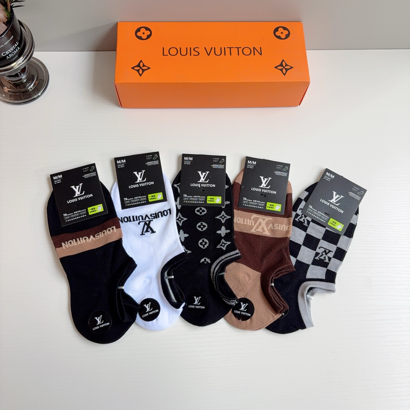 配包装（一盒5双） 🌟 LV 路易威登 新款短筒袜子纯棉面料，经典字母logo船袜，个性时尚百搭款，！