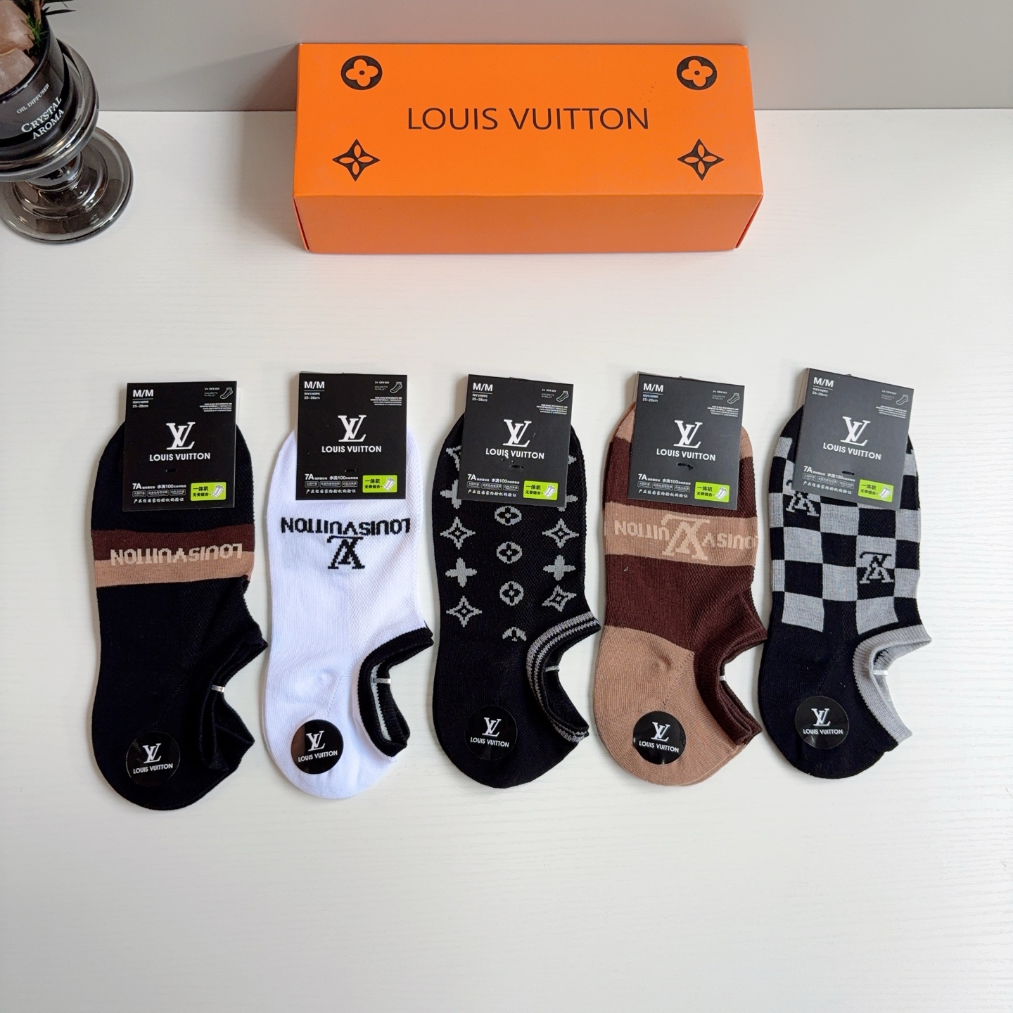 配包装（一盒5双） 🌟 LV 路易威登 新款短筒袜子纯棉面料，经典字母logo船袜，个性时尚百搭款，！