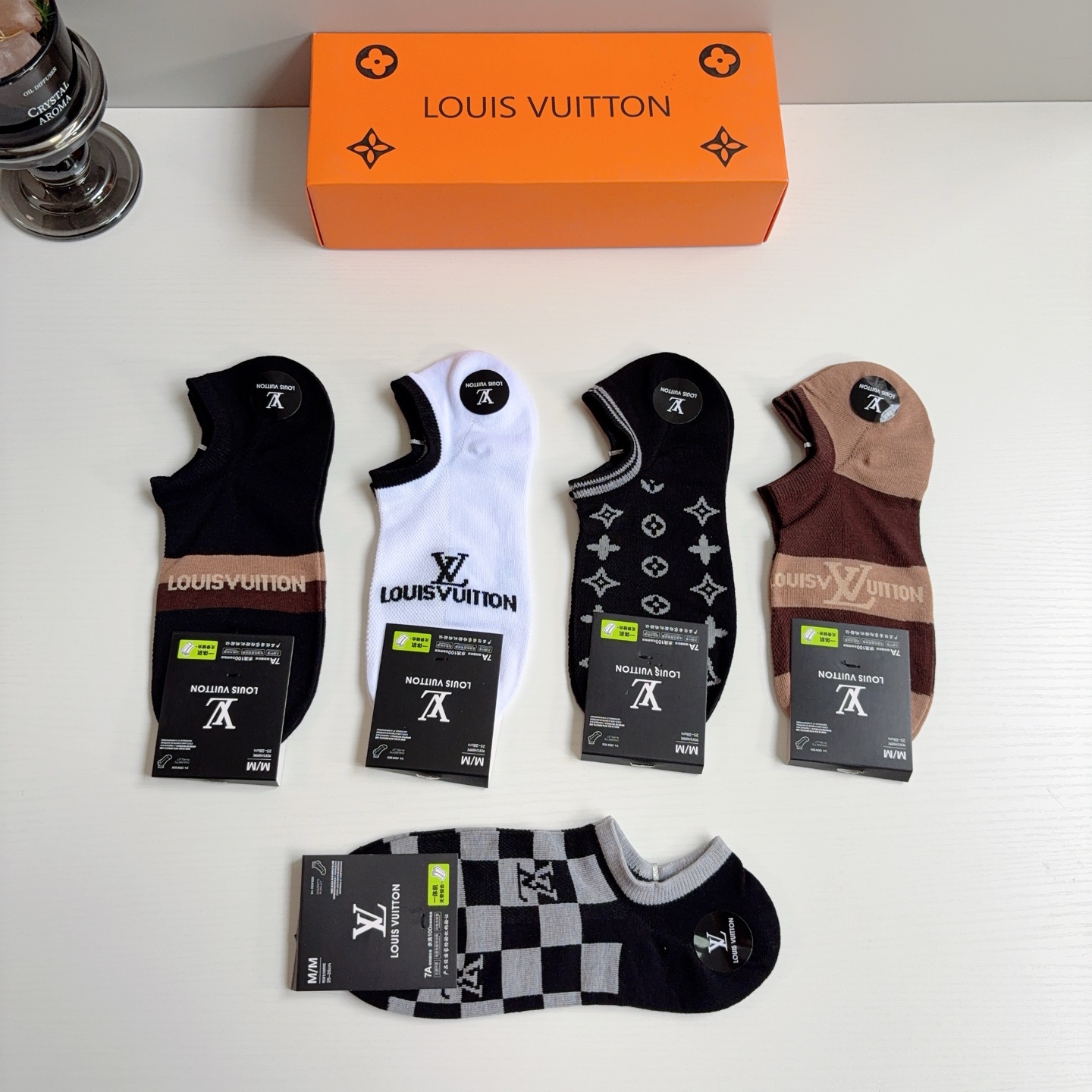 配包装（一盒5双） 🌟 LV 路易威登 新款短筒袜子纯棉面料，经典字母logo船袜，个性时尚百搭款，！