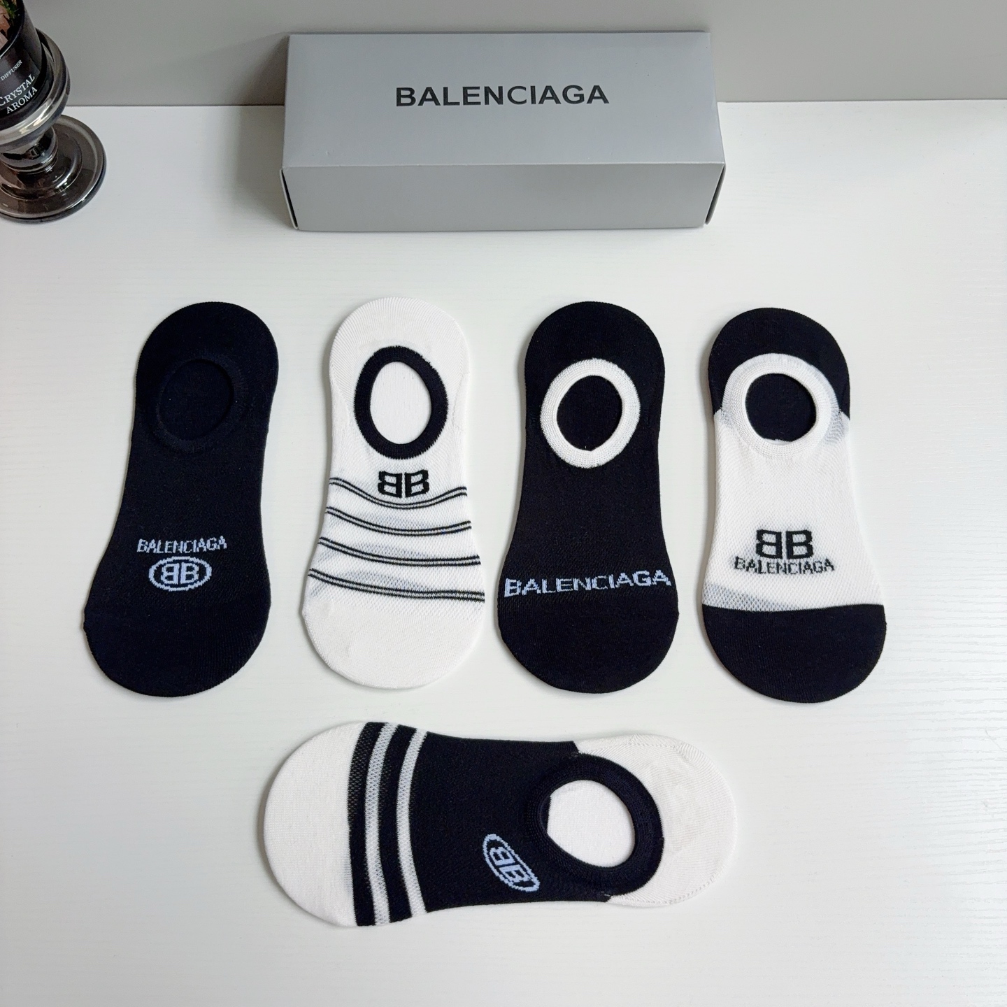 配包装（一盒5双） BALENCIAGA巴黎世家 新款纯棉短袜子 经典字母logo船袜，个性时尚百搭款！