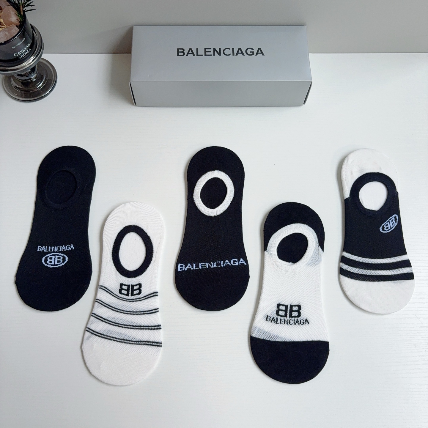 配包装（一盒5双） BALENCIAGA巴黎世家 新款纯棉短袜子 经典字母logo船袜，个性时尚百搭款！