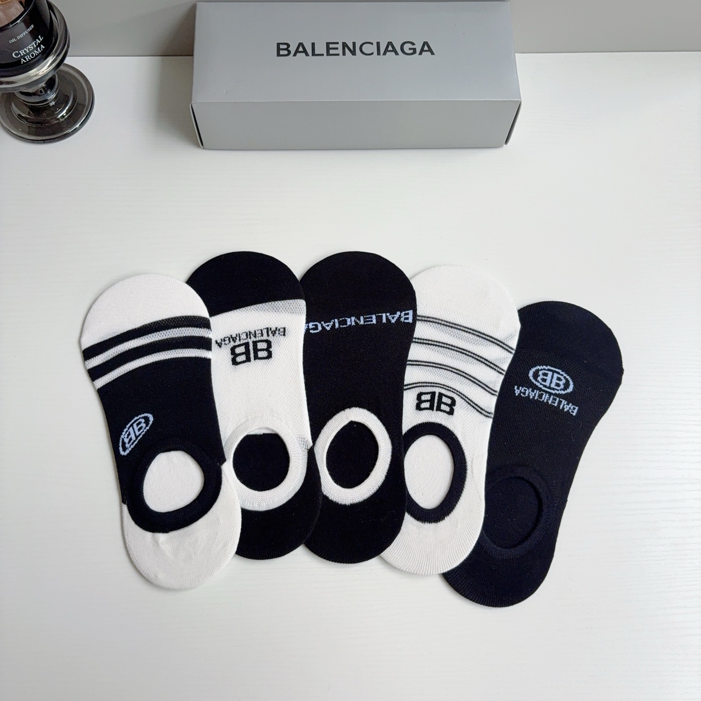 配包装（一盒5双） BALENCIAGA巴黎世家 新款纯棉短袜子 经典字母logo船袜，个性时尚百搭款！