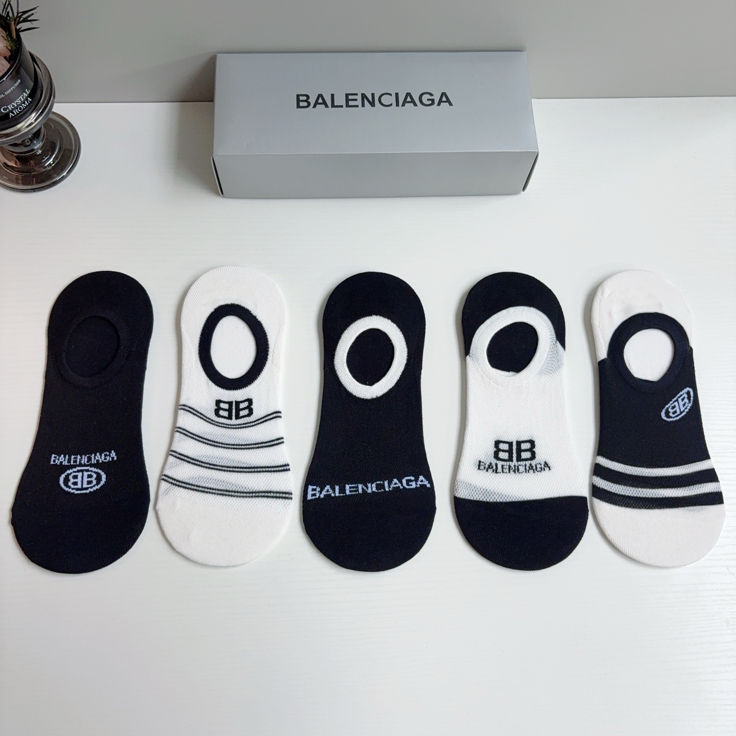 配包装（一盒5双） BALENCIAGA巴黎世家 新款纯棉短袜子 经典字母logo船袜，个性时尚百搭款！