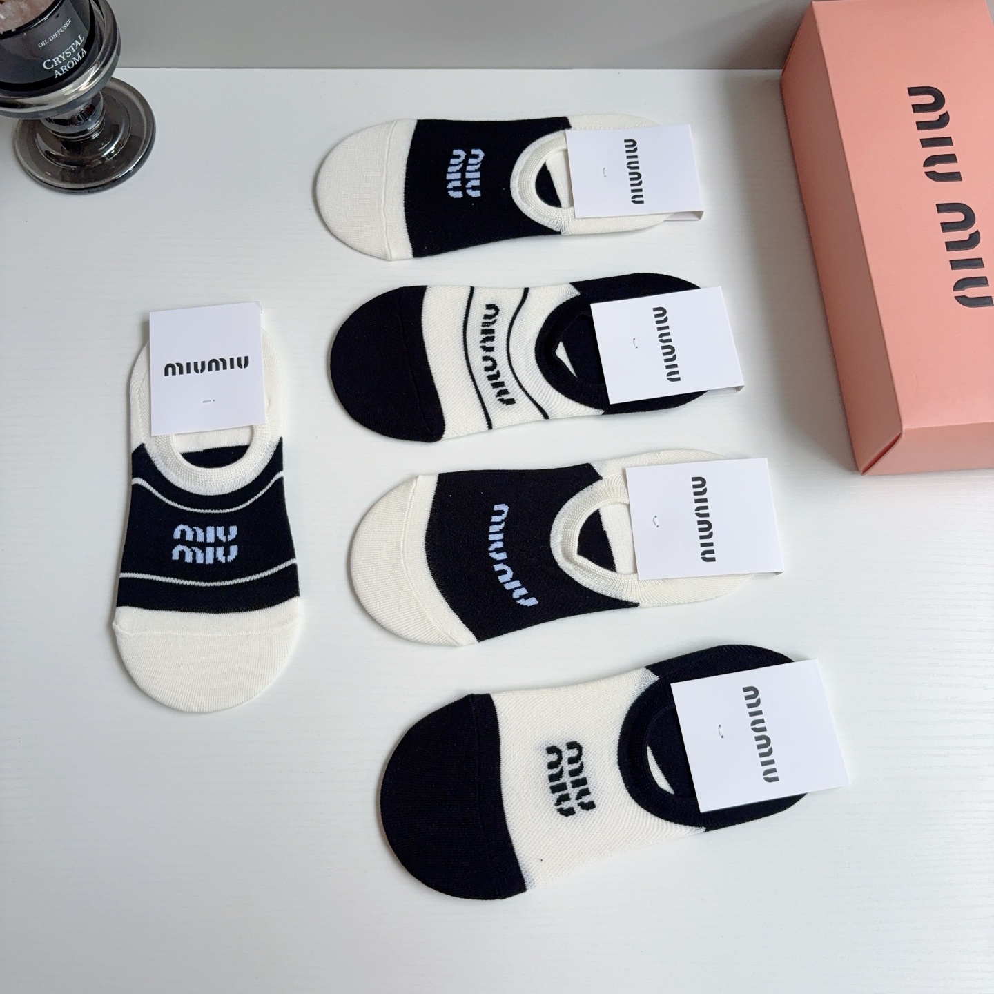 配包装【一盒5双】miumiu · 缪缪 高品质新款短筒袜子 船袜❗️纯棉材质，轻薄柔软透气，四季通用，