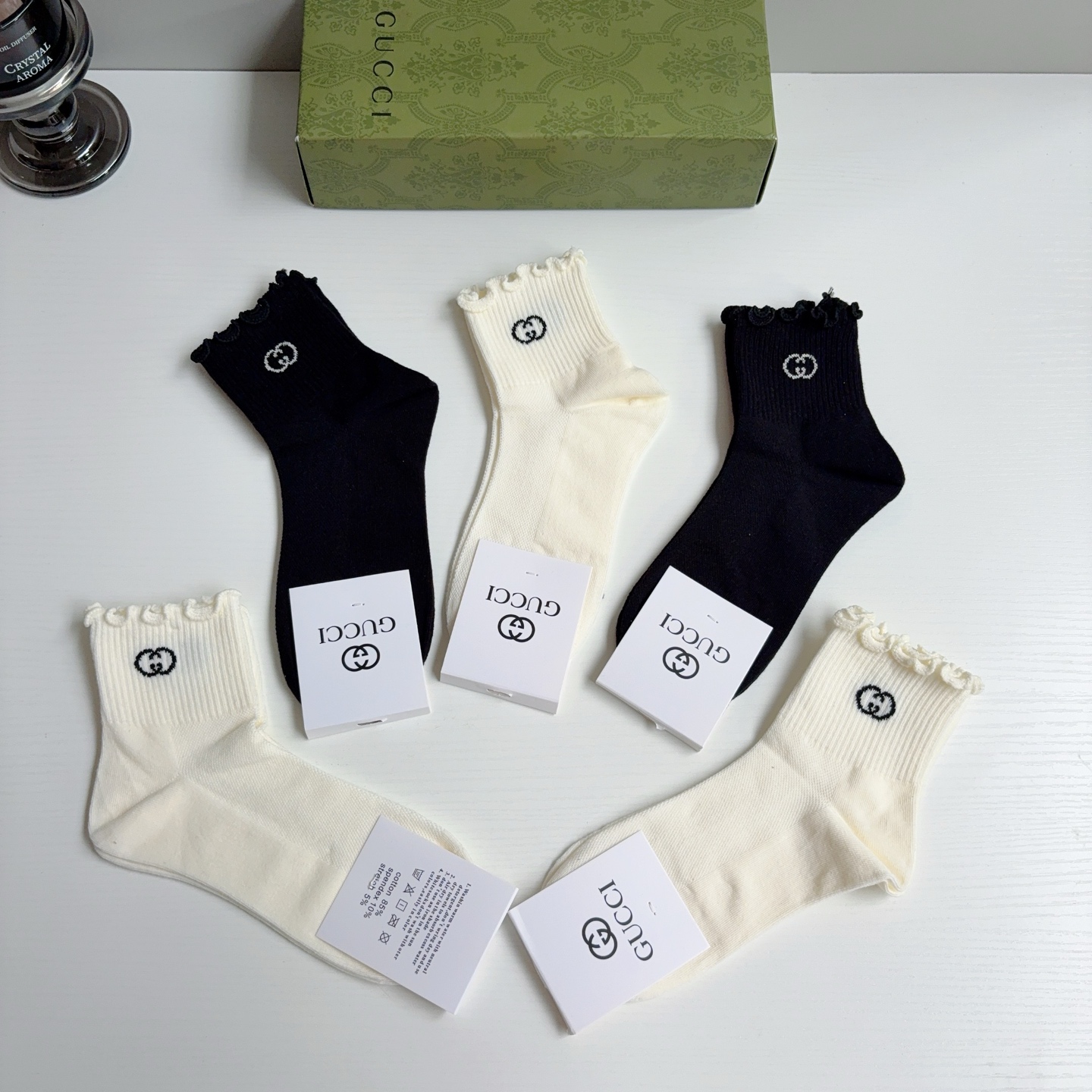 配包装（一盒5双）GUCCI 古奇2026新款木耳边中筒袜子！纯棉面料，大牌出街，潮人必备。超好搭！