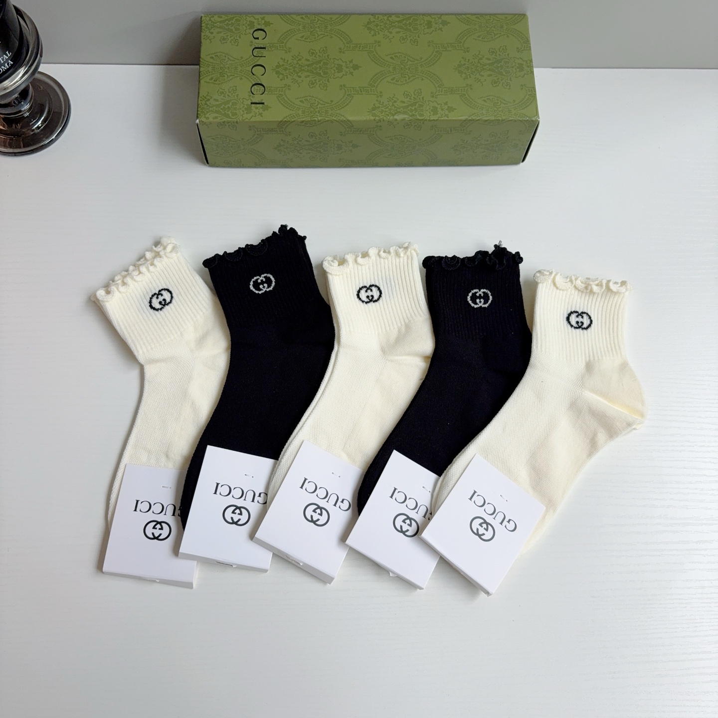 配包装（一盒5双）GUCCI 古奇2026新款木耳边中筒袜子！纯棉面料，大牌出街，潮人必备。超好搭！