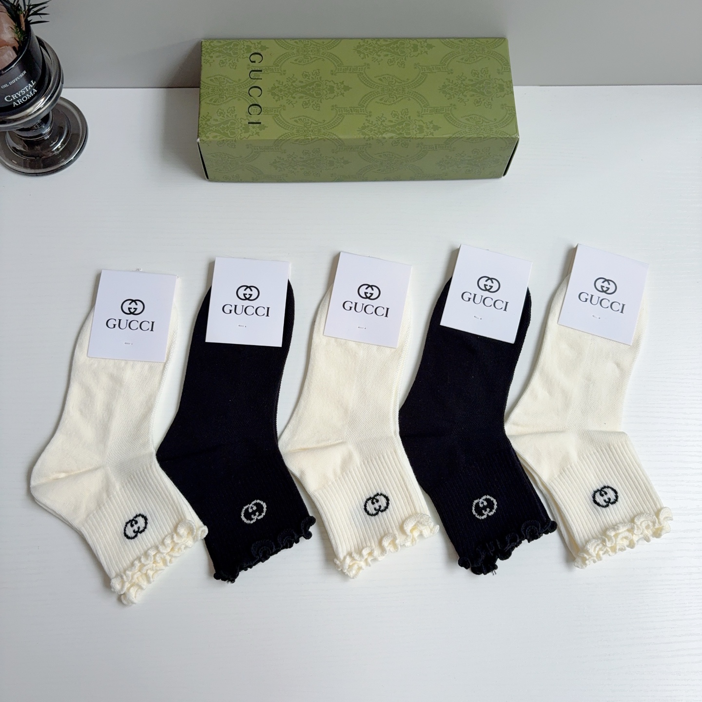 配包装（一盒5双）GUCCI 古奇2026新款木耳边中筒袜子！纯棉面料，大牌出街，潮人必备。超好搭！