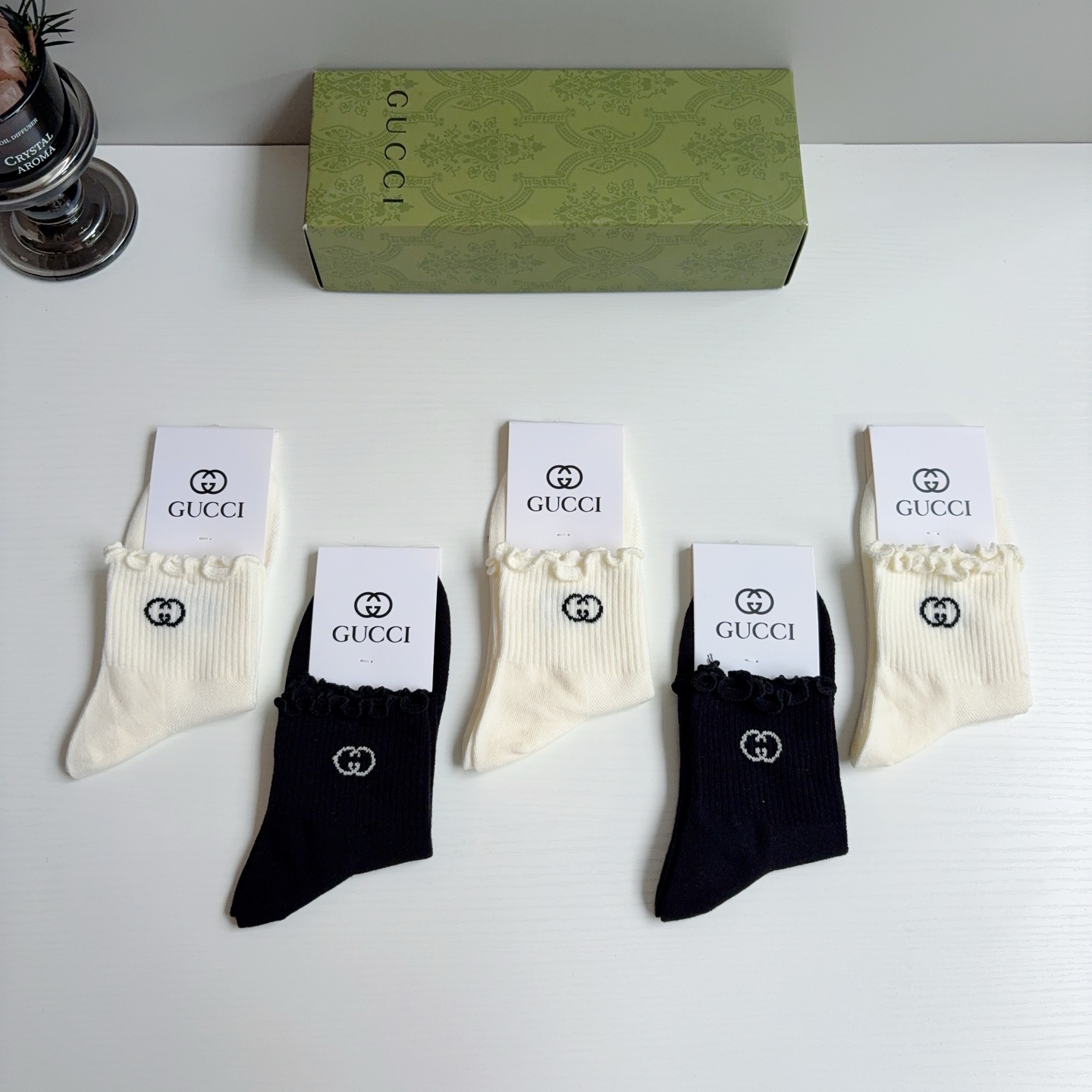 配包装（一盒5双）GUCCI 古奇2026新款木耳边中筒袜子！纯棉面料，大牌出街，潮人必备。超好搭！