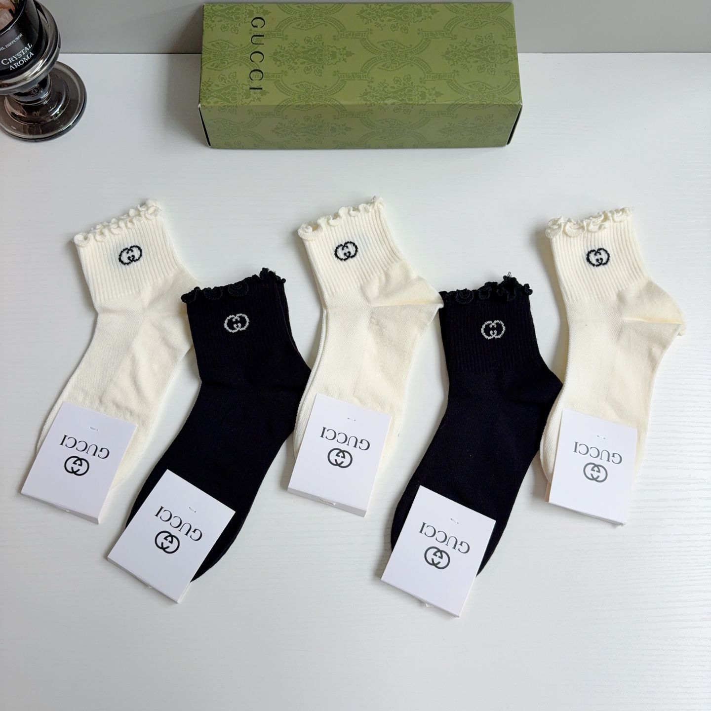 配包装（一盒5双）GUCCI 古奇2026新款木耳边中筒袜子！纯棉面料，大牌出街，潮人必备。超好搭！