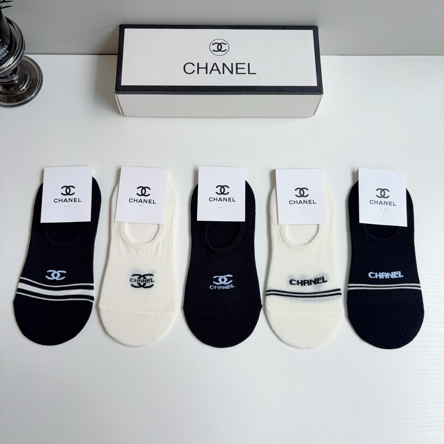 配包装（一盒5双） 🌟 CHANEL （香奈儿）新款透气船袜，潮人必备款袜子 超柔软材质，舒适透气，时尚