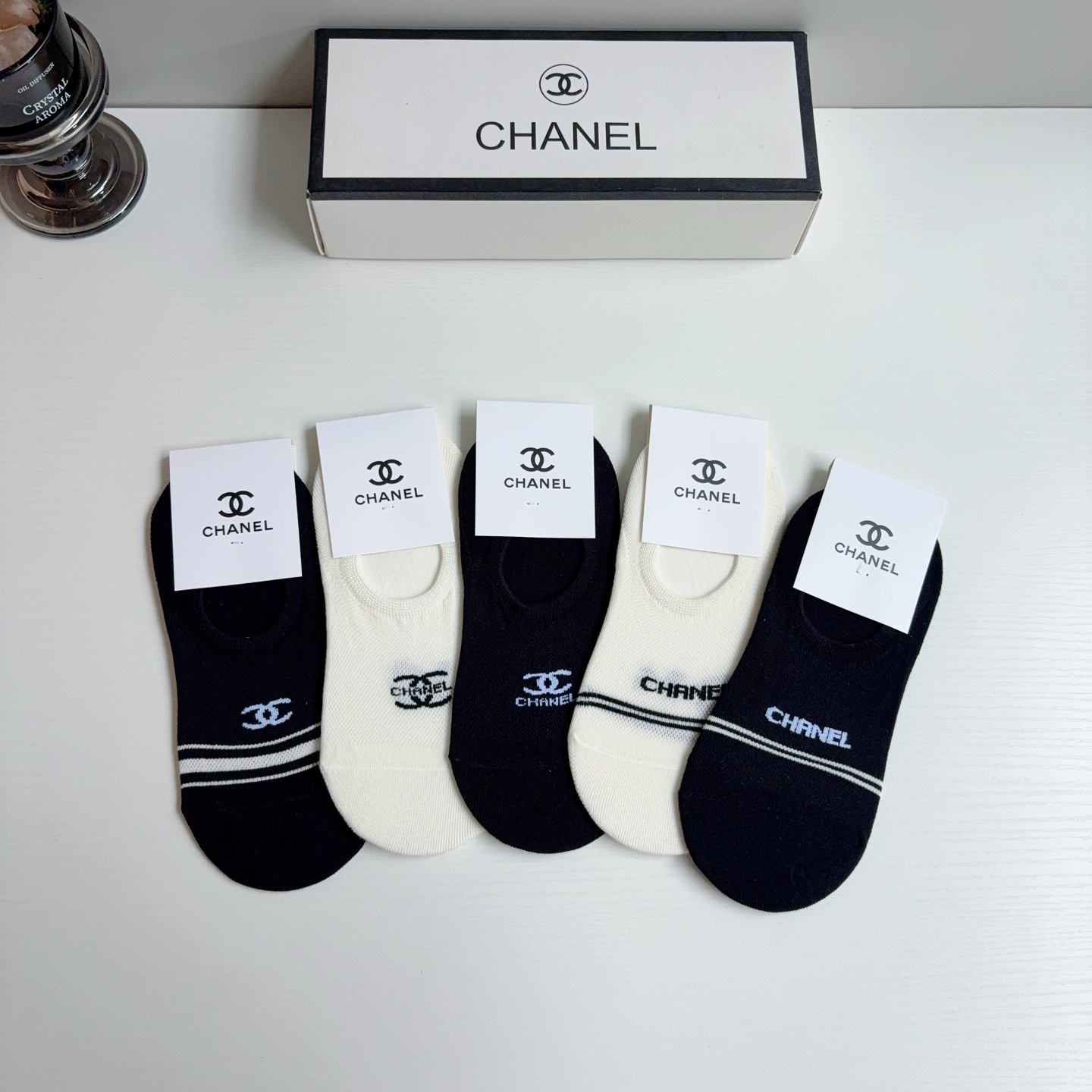 NO:851127,Comes with packaging (5 pairs in a box) CHANEL (Chanel) new breathable boat socks, must-have socks for fashionistas. Super soft material, comfortable and breathable, fashionable and versatile. Socks, stockings, socks, chanel, chanel, socks19860909配包装（一盒5双）  CHANEL（香奈儿）新款透气船袜,潮人必备款袜子 超柔软材质,舒适透气,时尚百搭款 袜子,丝袜,袜子,chanel,chanel,socks,accessory