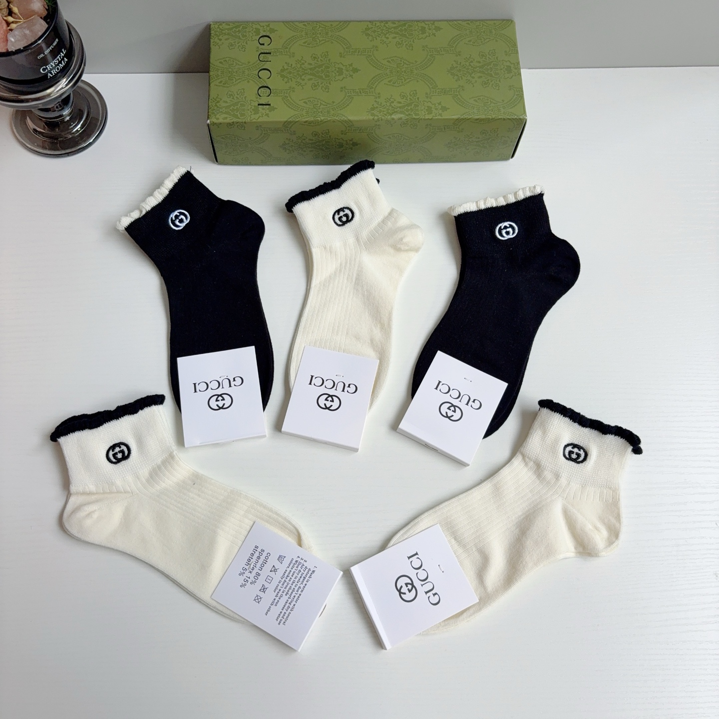 配包装（一盒5双） Gucci 古奇新款刺绣纯棉袜子 经典字母logo船袜，个性时尚百搭款，！超柔软材质