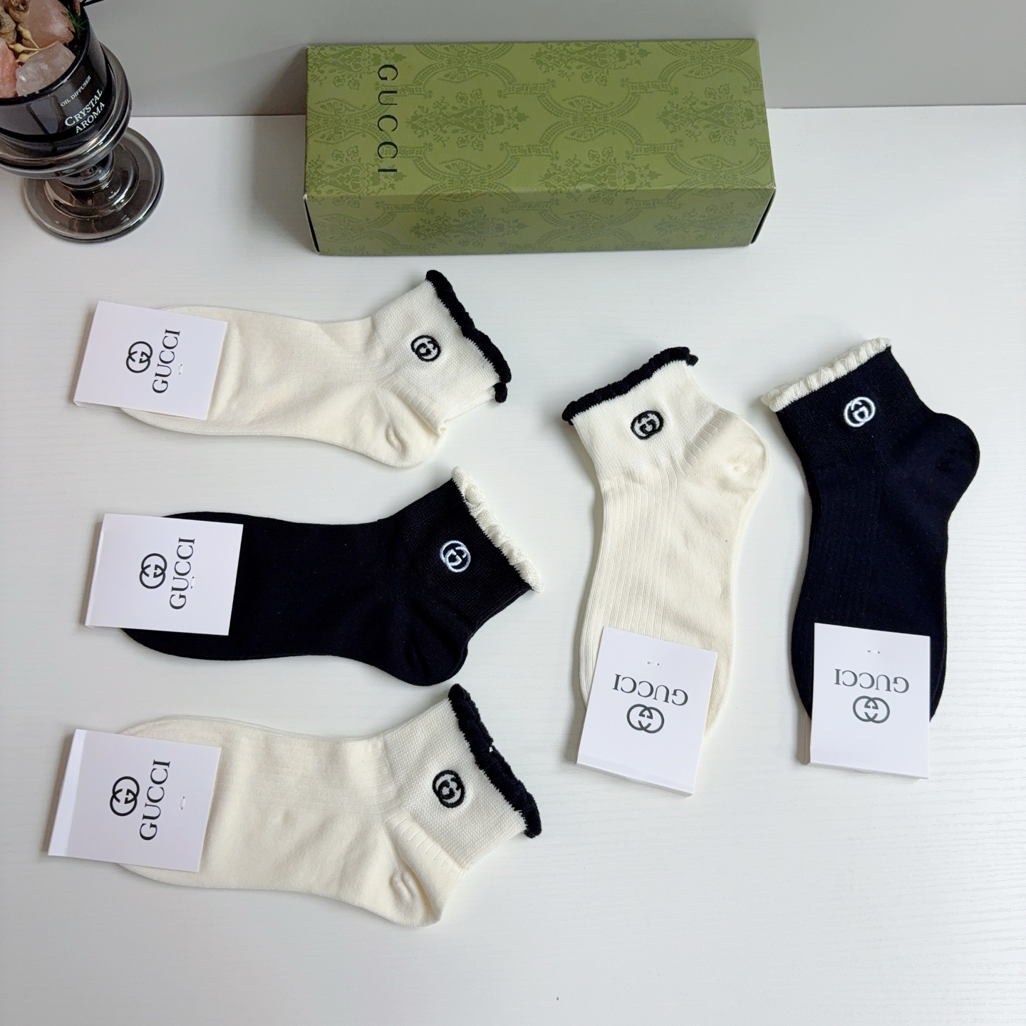 配包装（一盒5双） Gucci 古奇新款刺绣纯棉袜子 经典字母logo船袜，个性时尚百搭款，！超柔软材质