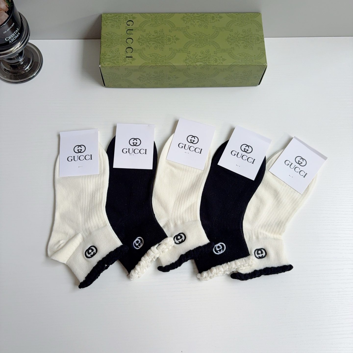 配包装（一盒5双） Gucci 古奇新款刺绣纯棉袜子 经典字母logo船袜，个性时尚百搭款，！超柔软材质