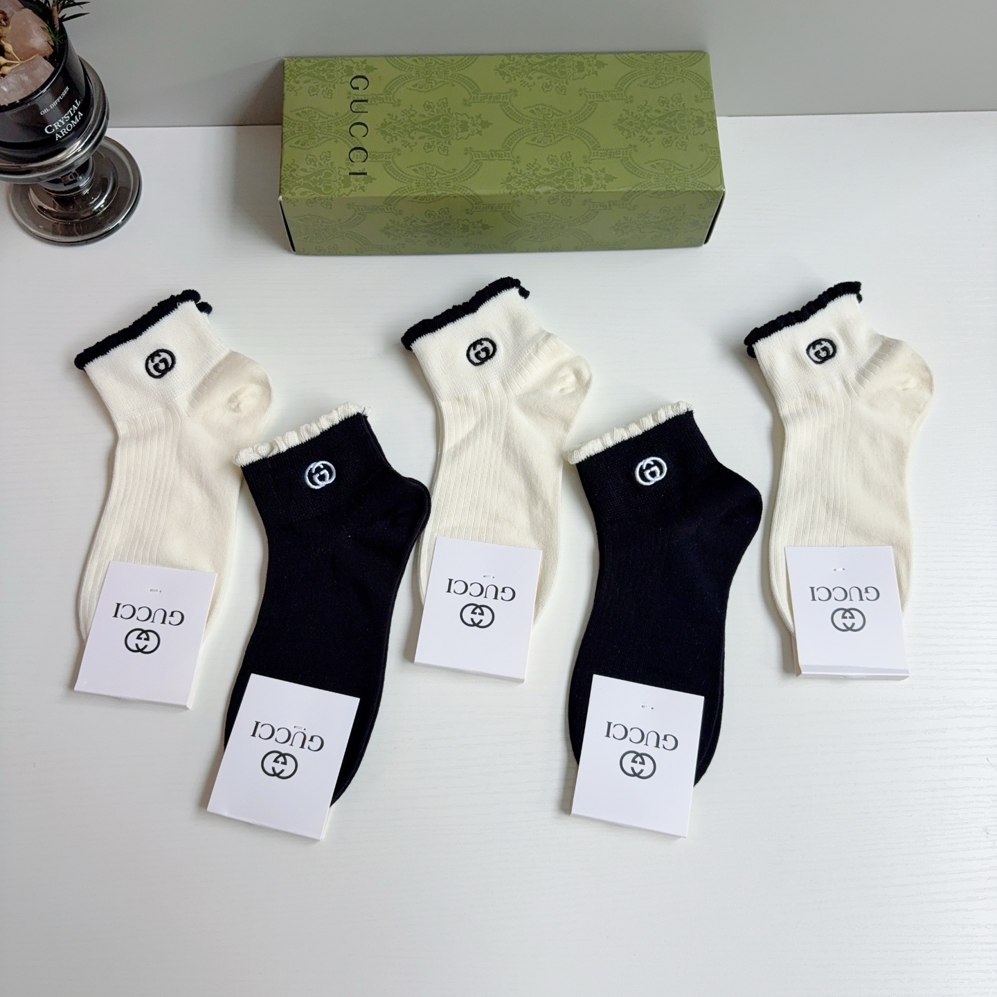 配包装（一盒5双） Gucci 古奇新款刺绣纯棉袜子 经典字母logo船袜，个性时尚百搭款，！超柔软材质