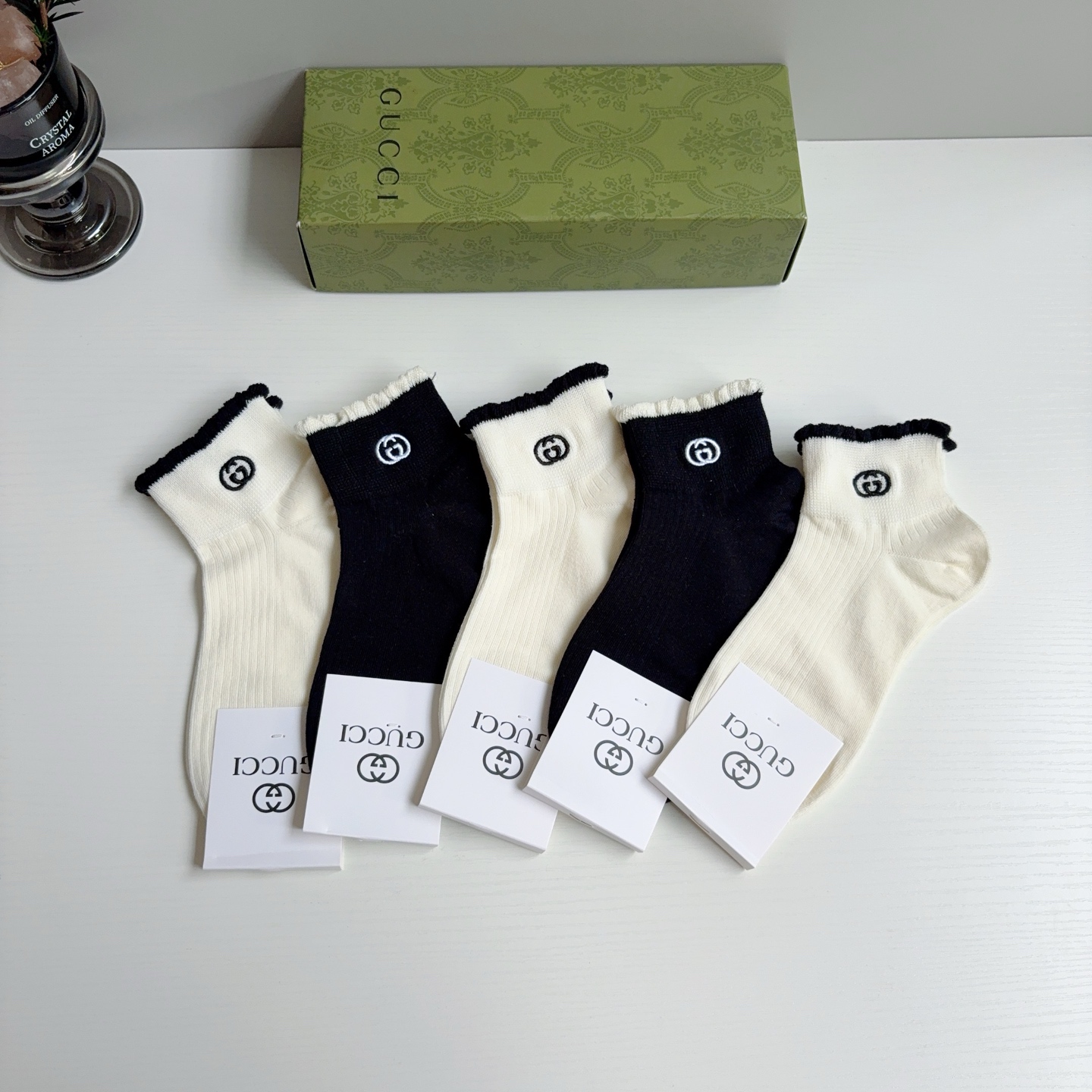 NO:851146,Comes with packaging (5 pairs in a box) Gucci new embroidered cotton socks, classic letter logo boat socks, personalized, fashionable and versatile!  Super soft material, comfortable and breathable, fashionable and versatile socks, stockings, socks, gucci, socks19860909配包装（一盒5双） Gucci 古奇新款刺绣纯棉袜子 经典字母logo船袜,个性时尚百搭款,！超柔软材质,舒适透气,时尚百搭款 袜子,丝袜,袜子,gucci,socks,accessory