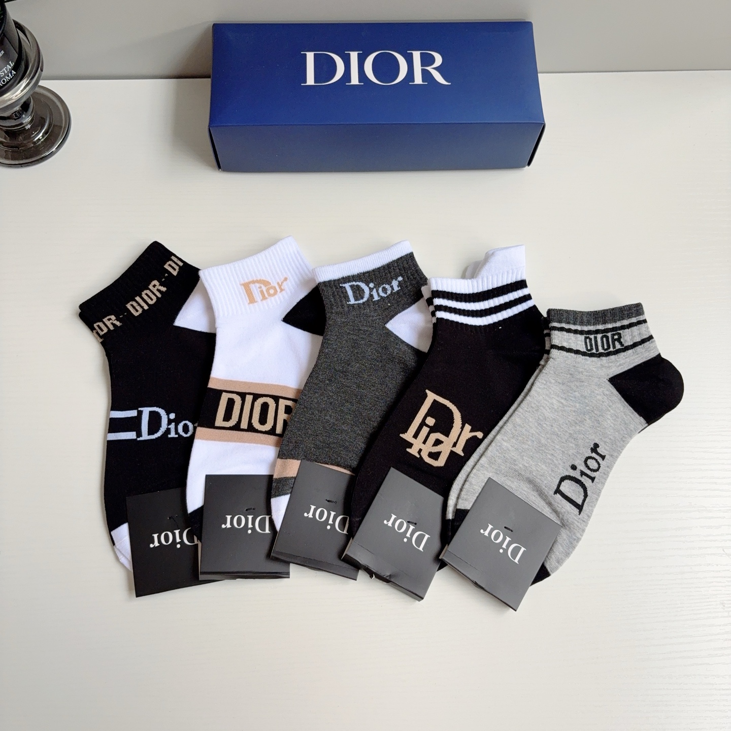 NO:851157,Comes with packaging (5 pairs in a box) Dior's new men's short socks with letter ruffles!  Classic letter counter synchronous socks, big brands out on the street, fashionable people must have super matching socks, stockings, socks, dior, dior, socks19860909配包装（一盒5双） Dior 迪奥 新款字母罗口男款短筒袜子！经典字母专柜同步袜子,大牌出街,潮人必备超好搭袜子,丝袜,袜子,dior,dior,socks,accessory