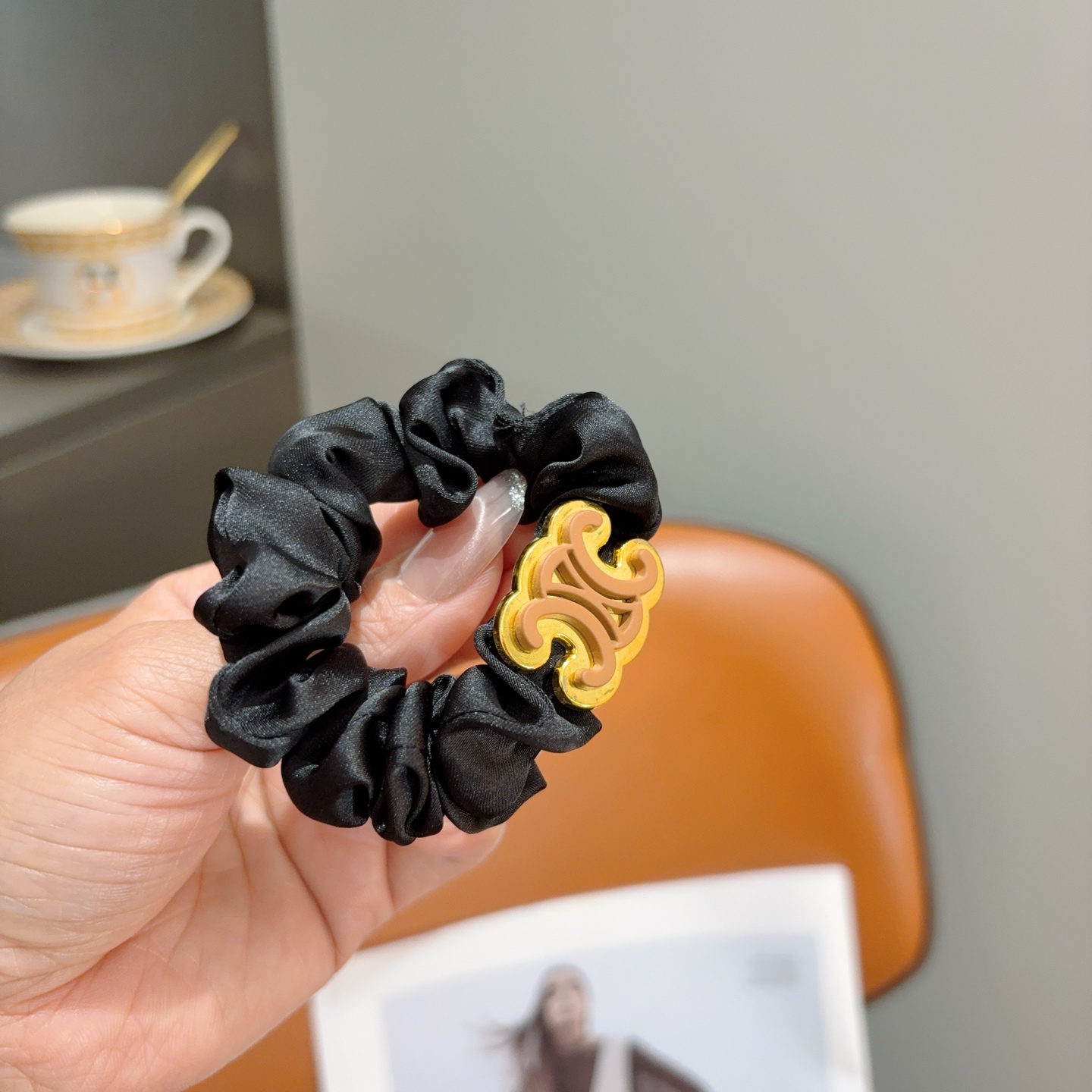 NO:941806,Comes with packaging (single) CELINE celebrity new hair tie, exquisite small intestine rubber band, comfortable and stress-free to wear, a must-have for styling!  Very fashionable and versatile!  hairpins,hairpins,celine,celine,hairpins19860909配包装（单个） CELINE（赛琳）网红新款发圈,精致小肠圈皮筋,佩戴舒适无压力,造型搭配必备！非常时尚百搭！发夹,发夹,celine,celine,hairpins,accessory