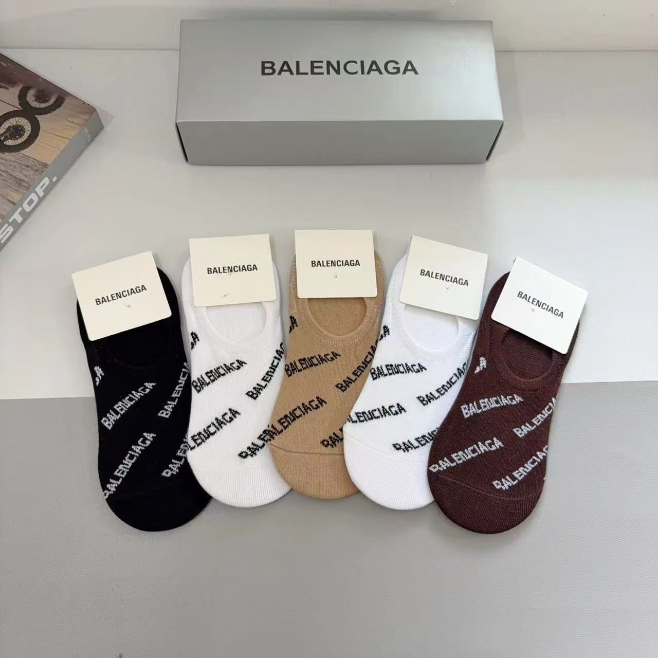 配包装【一盒5双】BALENCIAGA 巴黎世家 新款短筒船袜。潮人必不可少的时尚专柜代购袜子 ，超级时