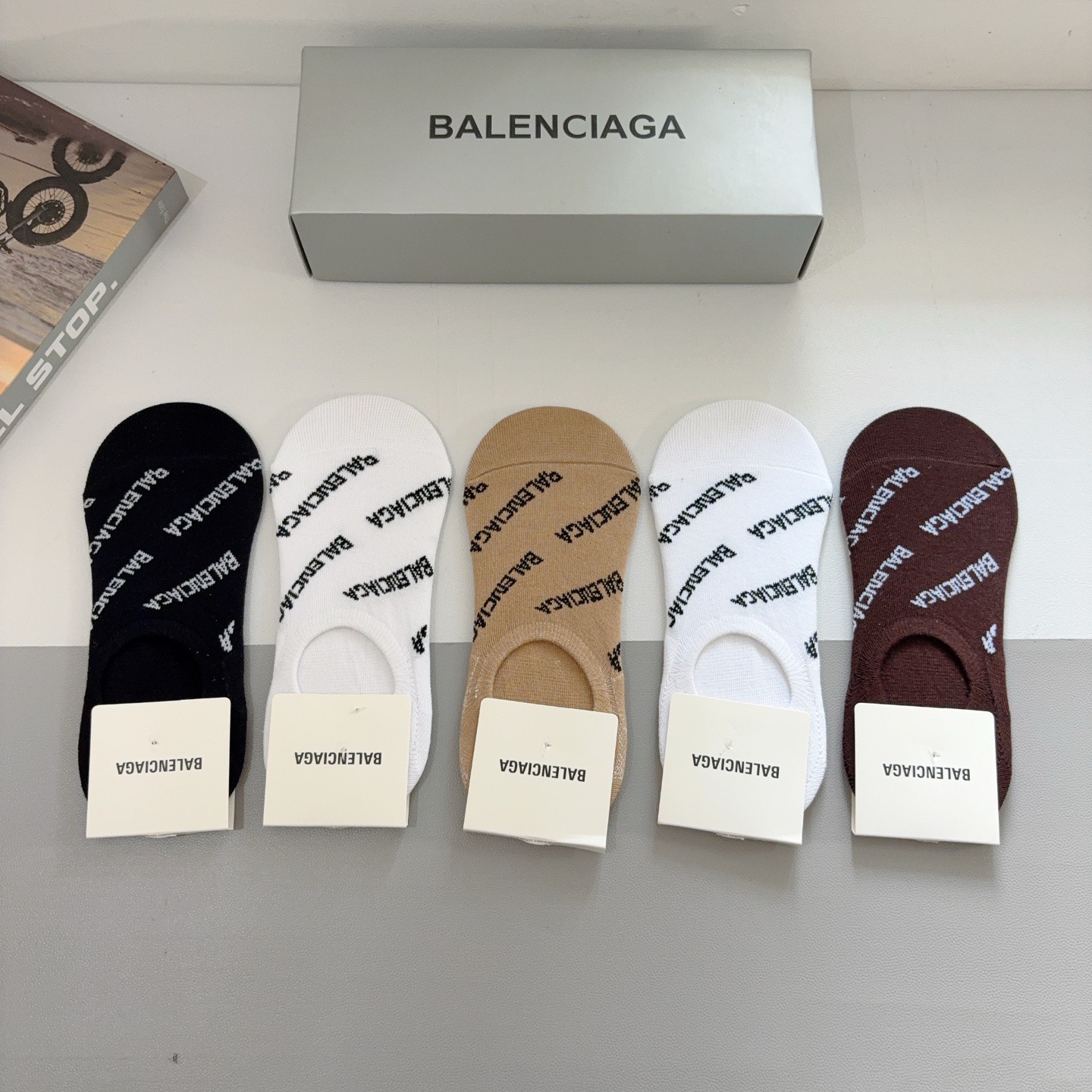 配包装【一盒5双】BALENCIAGA 巴黎世家 新款短筒船袜。潮人必不可少的时尚专柜代购袜子 ，超级时